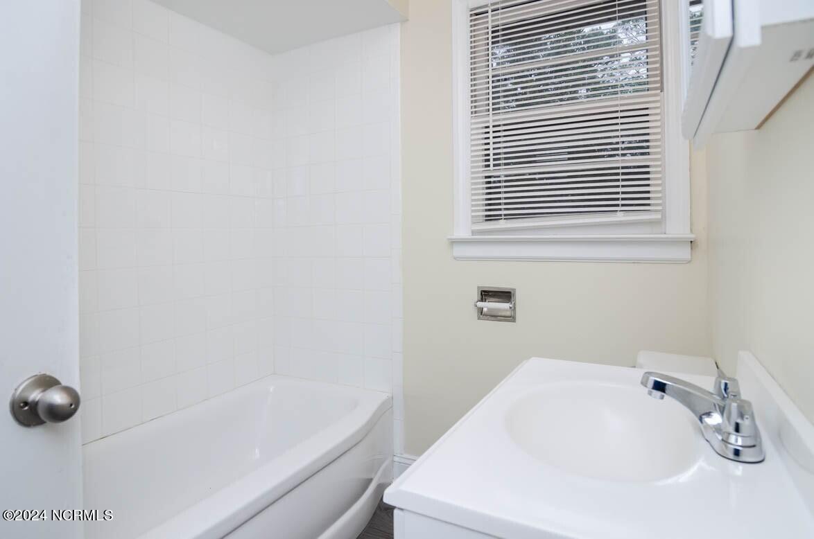 100563929 | Photo 15