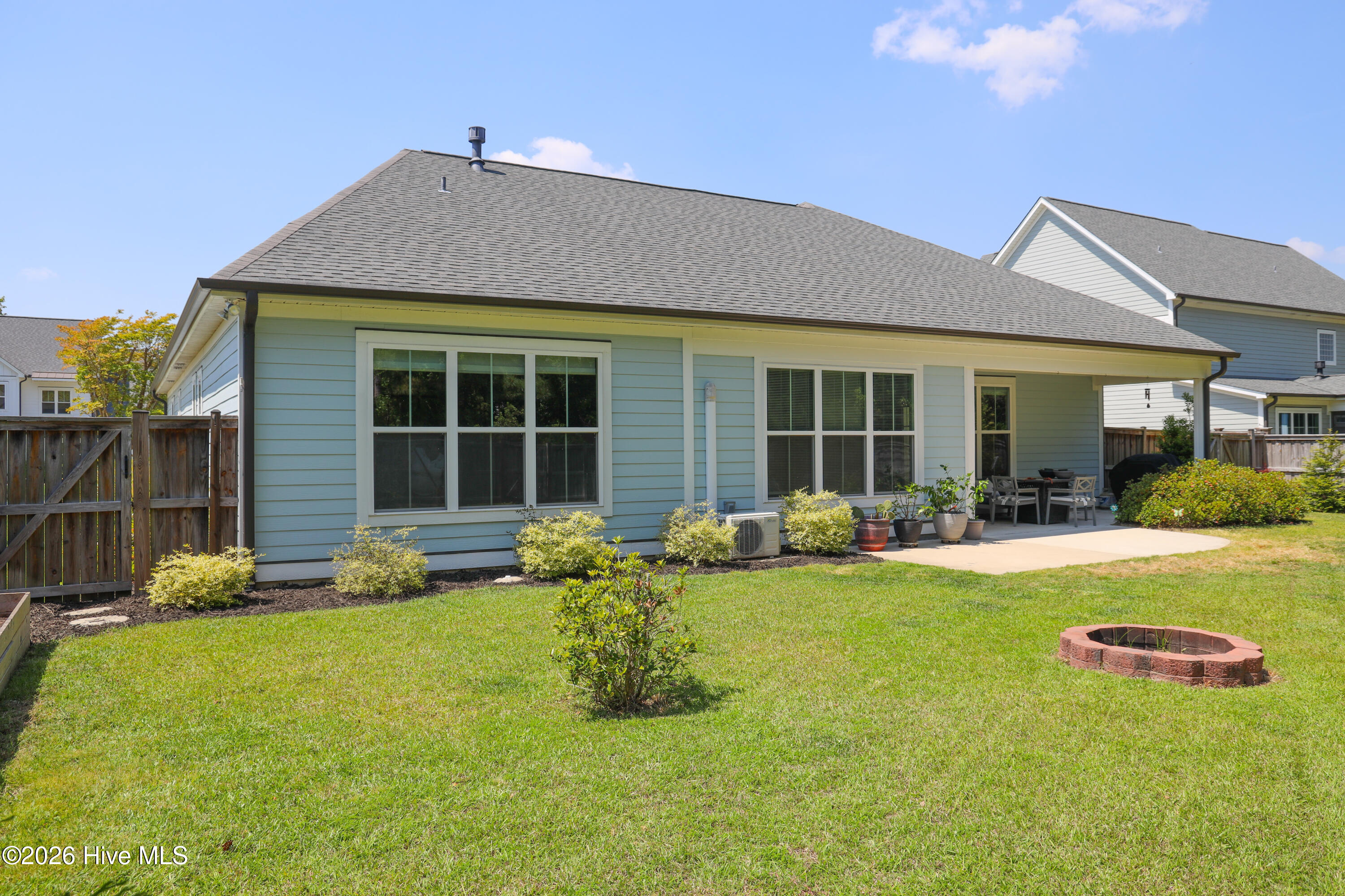 100567915 | Photo 89