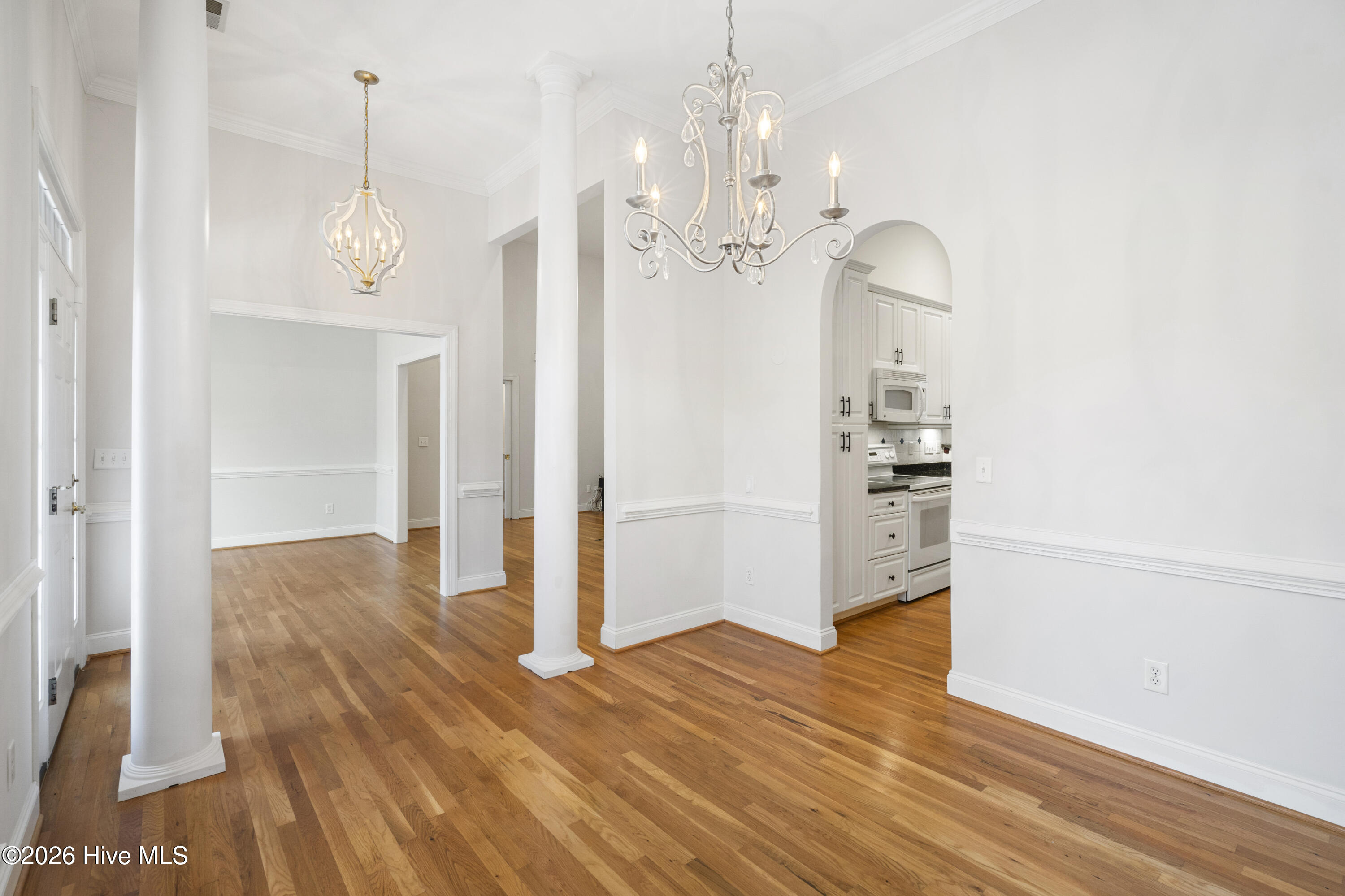 100550705 | Photo 13