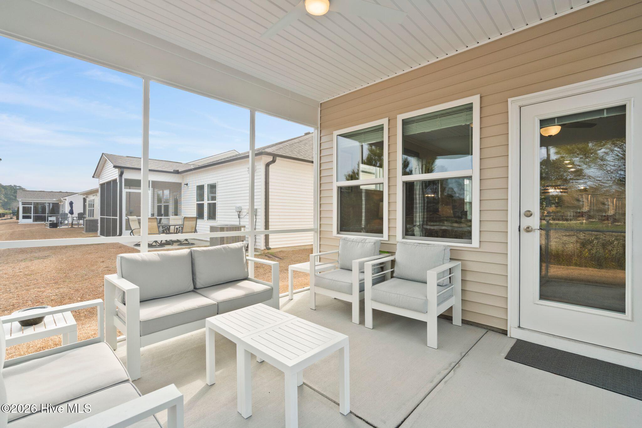 100553867 | Photo 32