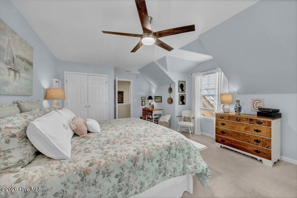 100567820 | Photo 24