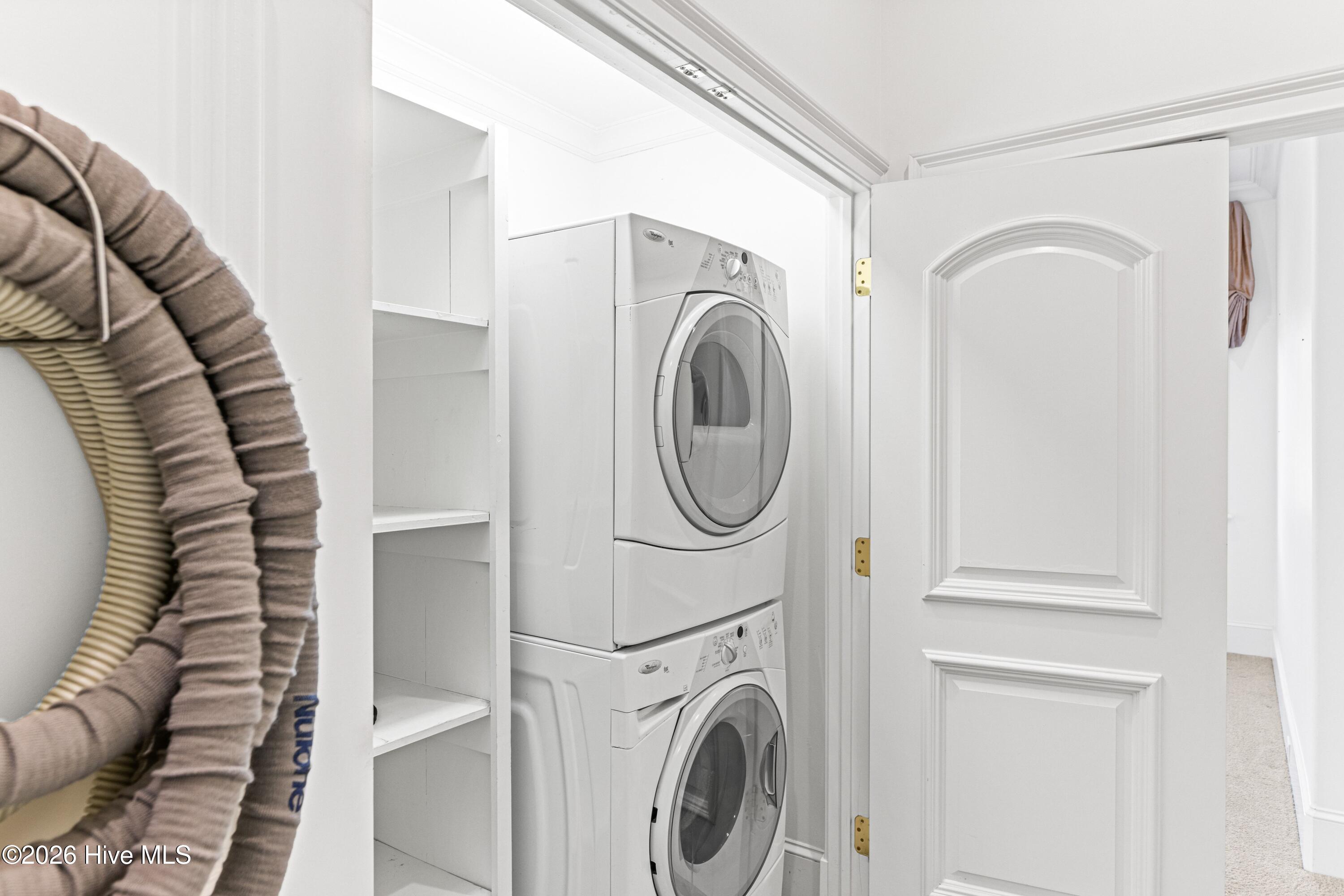 100557099 | Photo 41