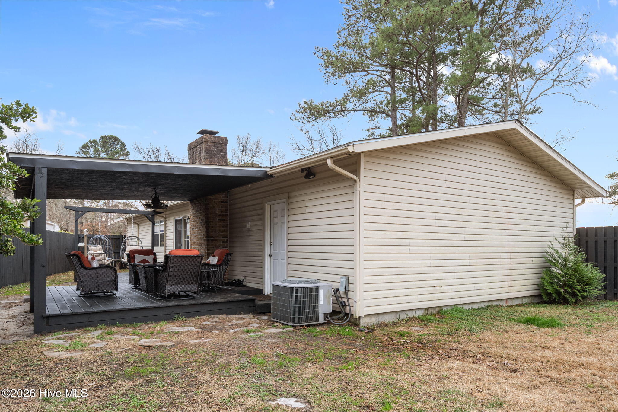 100548393 | Photo 34