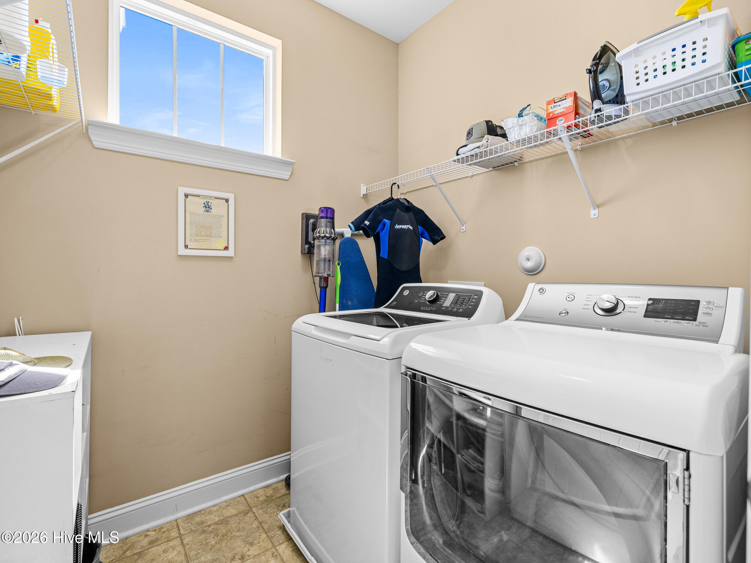 100562428 | Photo 50