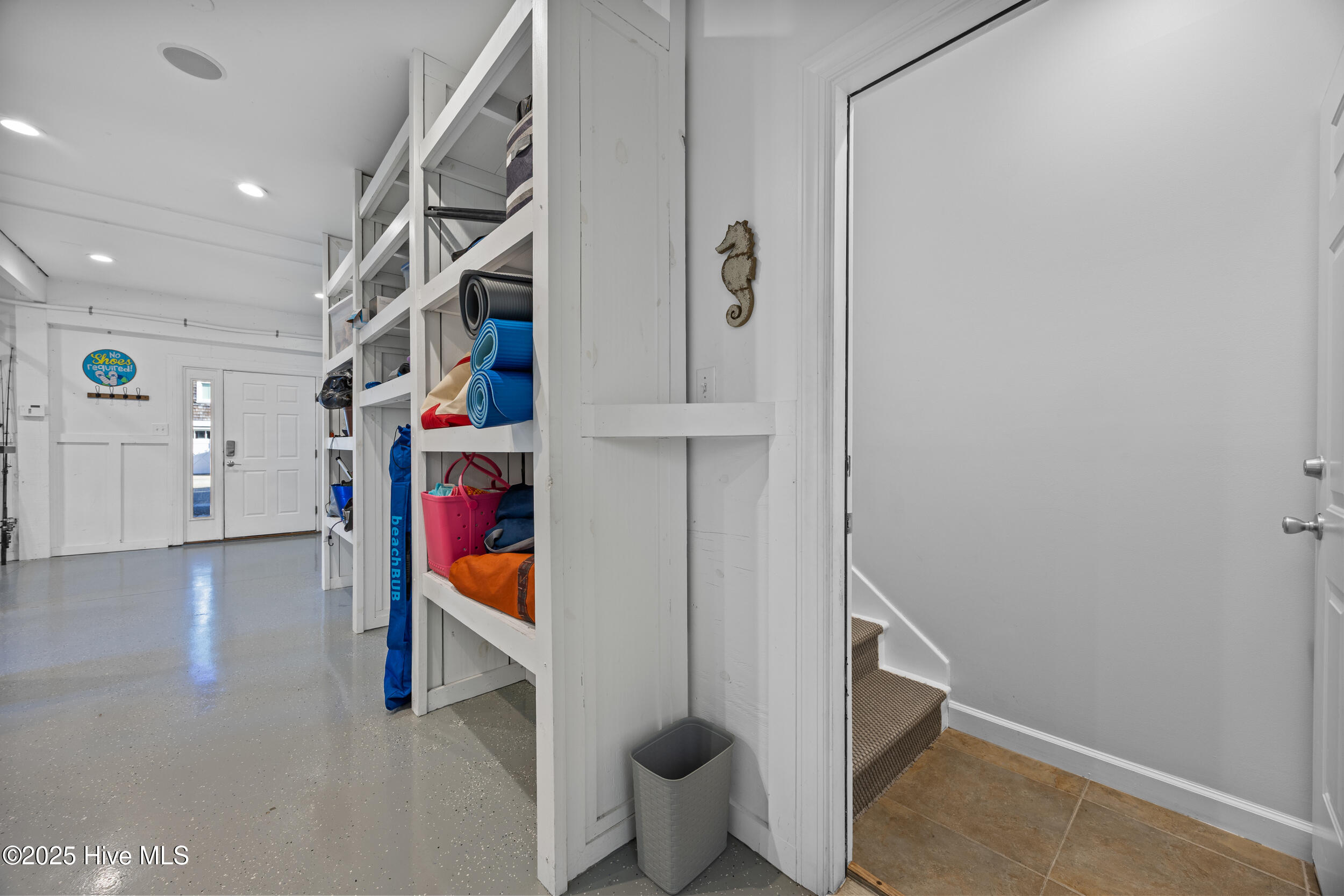 100543159 | Photo 53