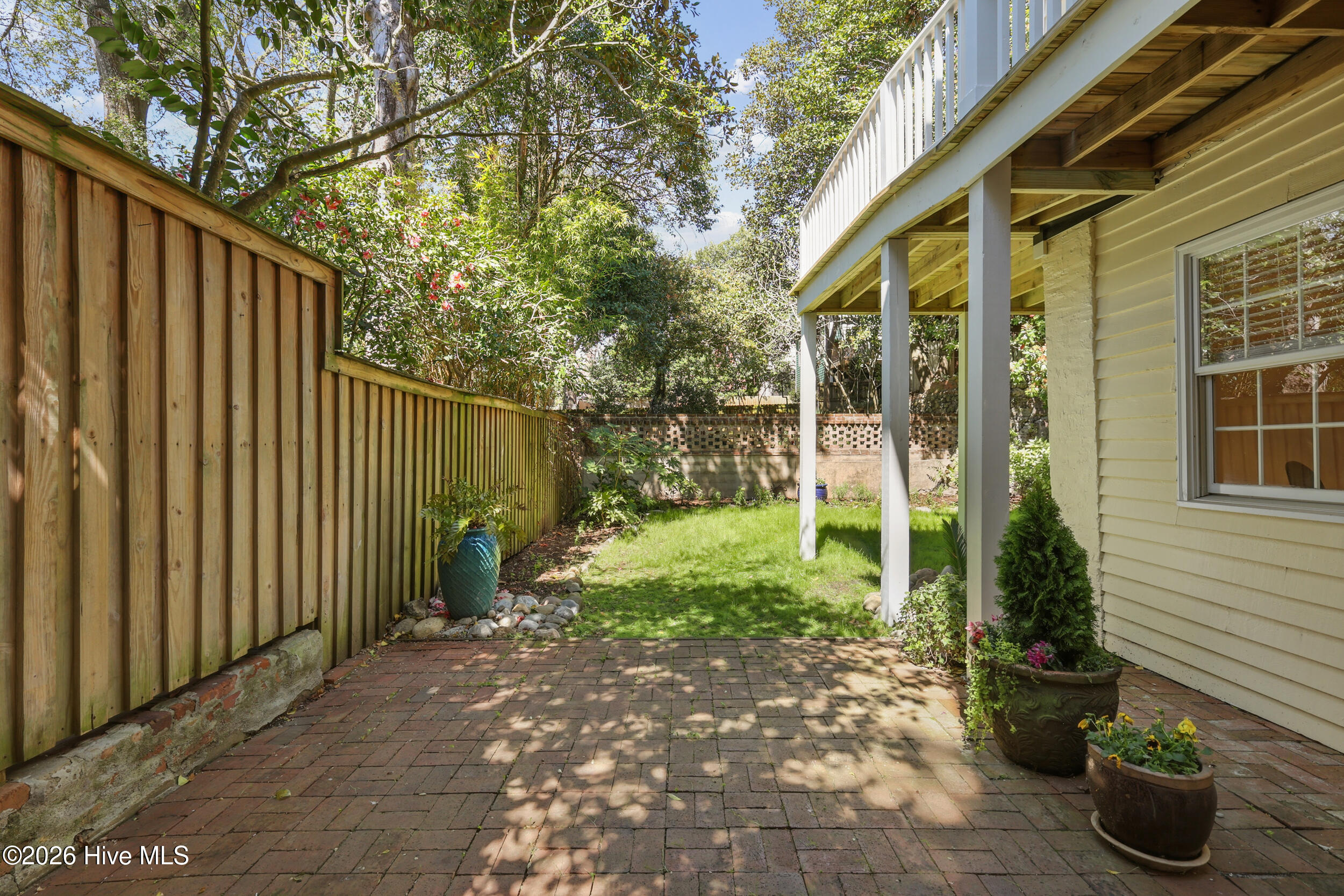 100561300 | Photo 60