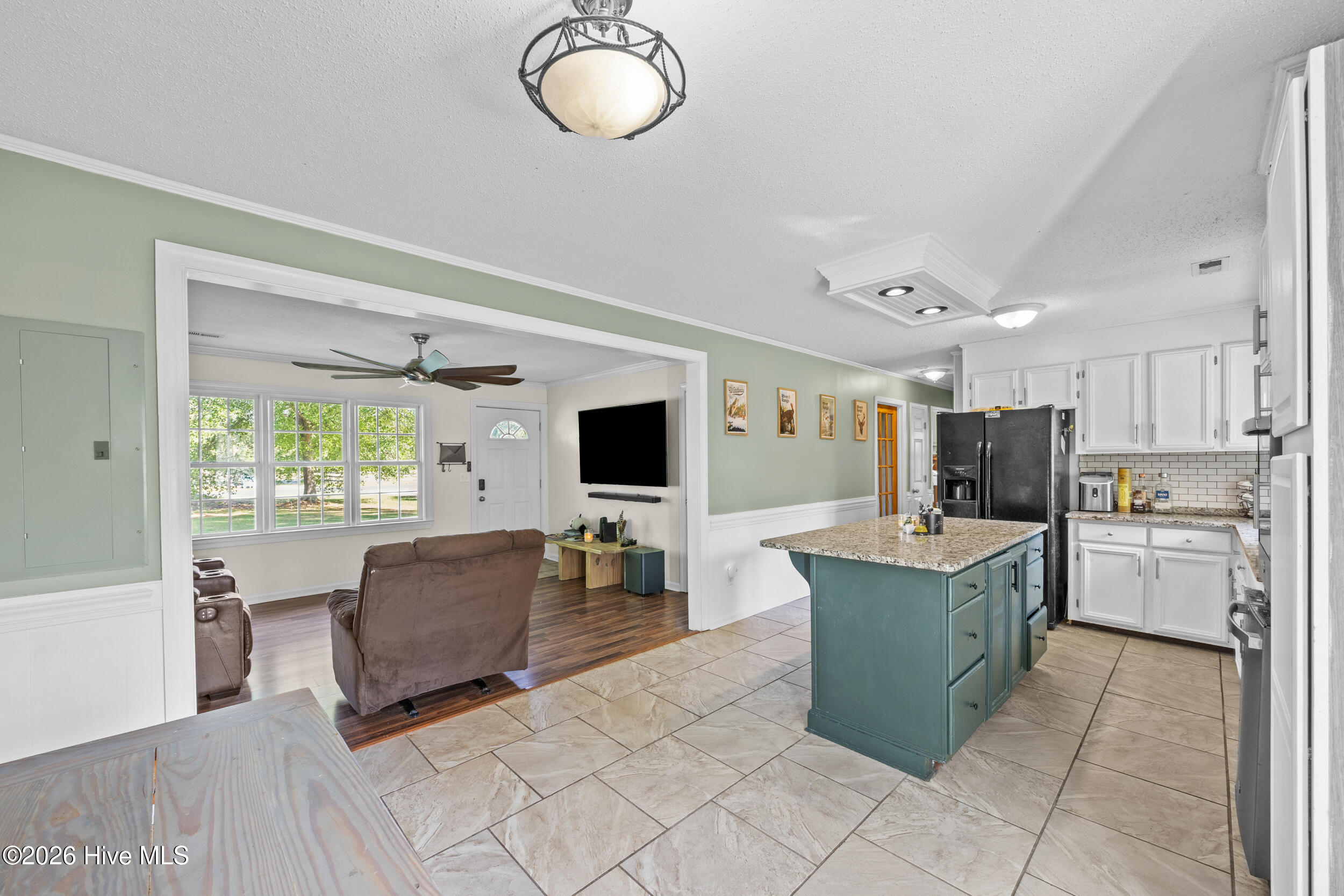 100567954 | Photo 10