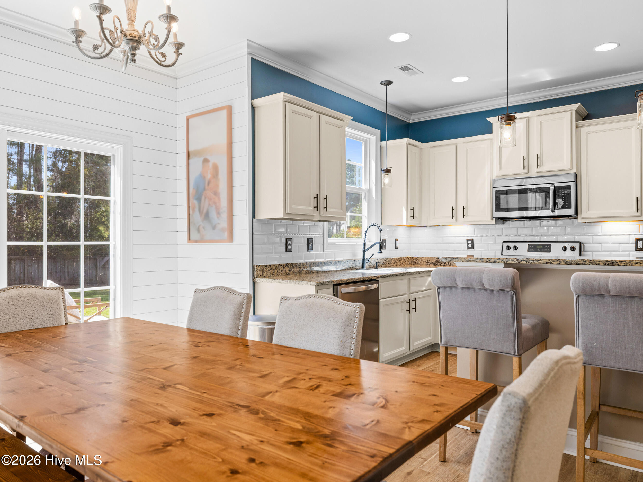 100566633 | Photo 26