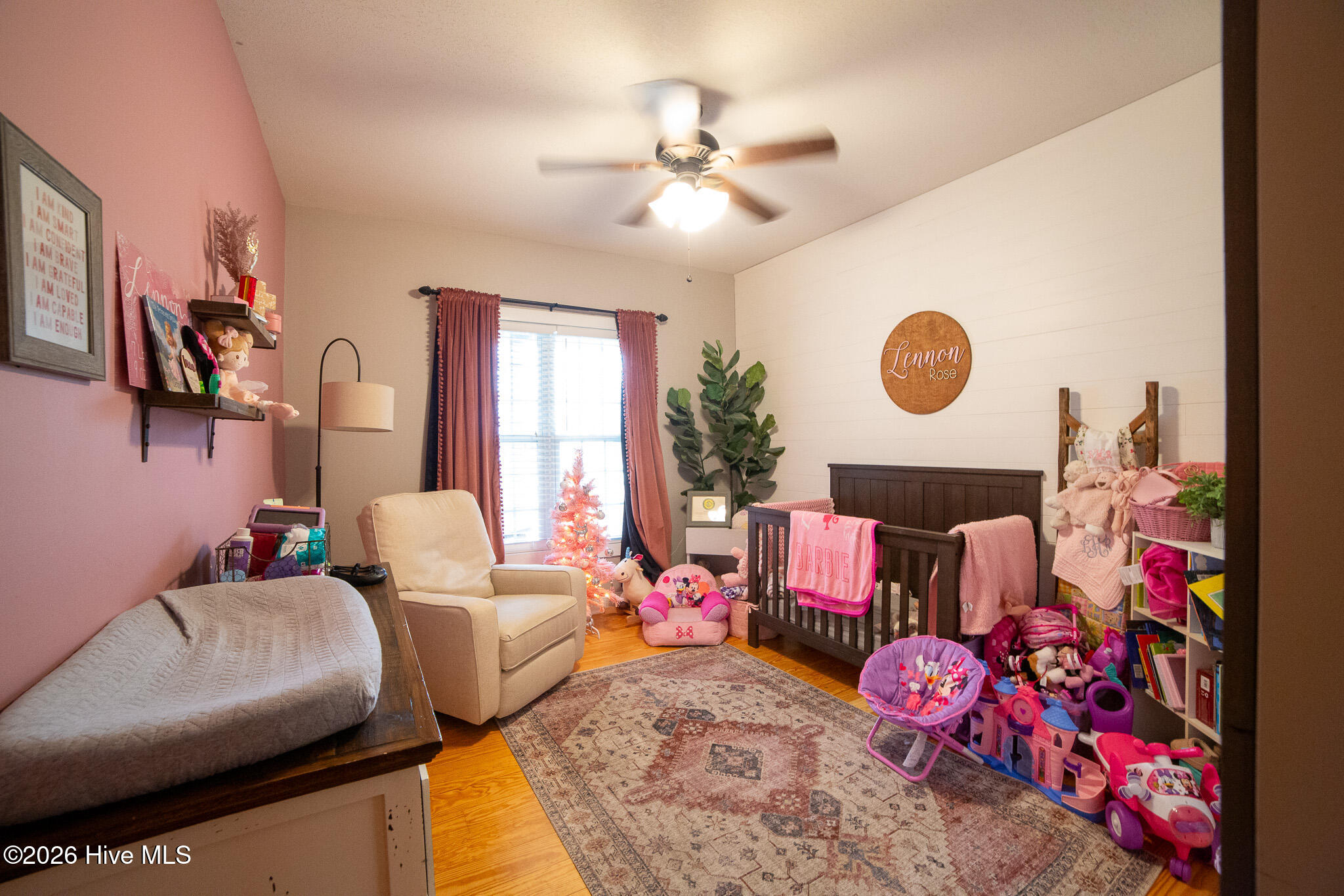 100550519 | Photo 32