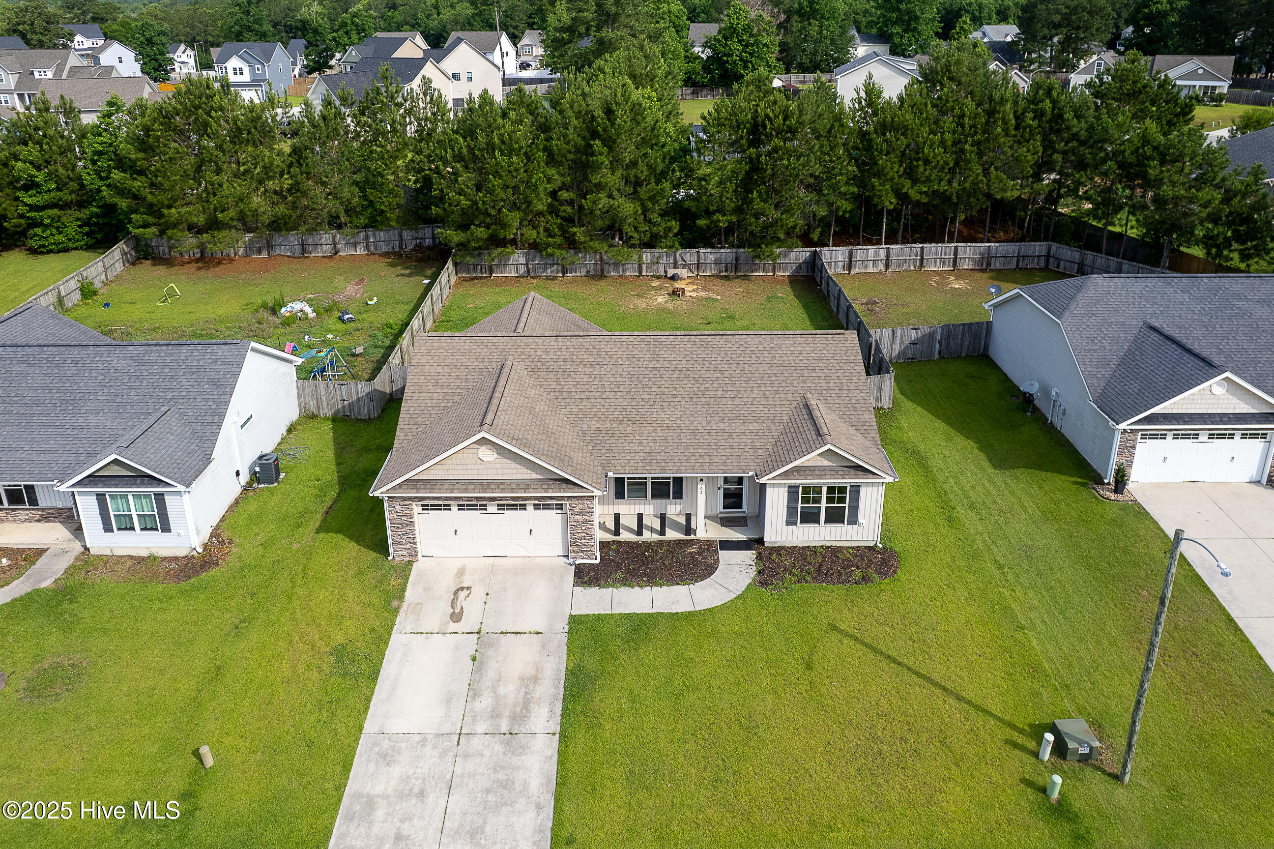 100567808 | Photo 24