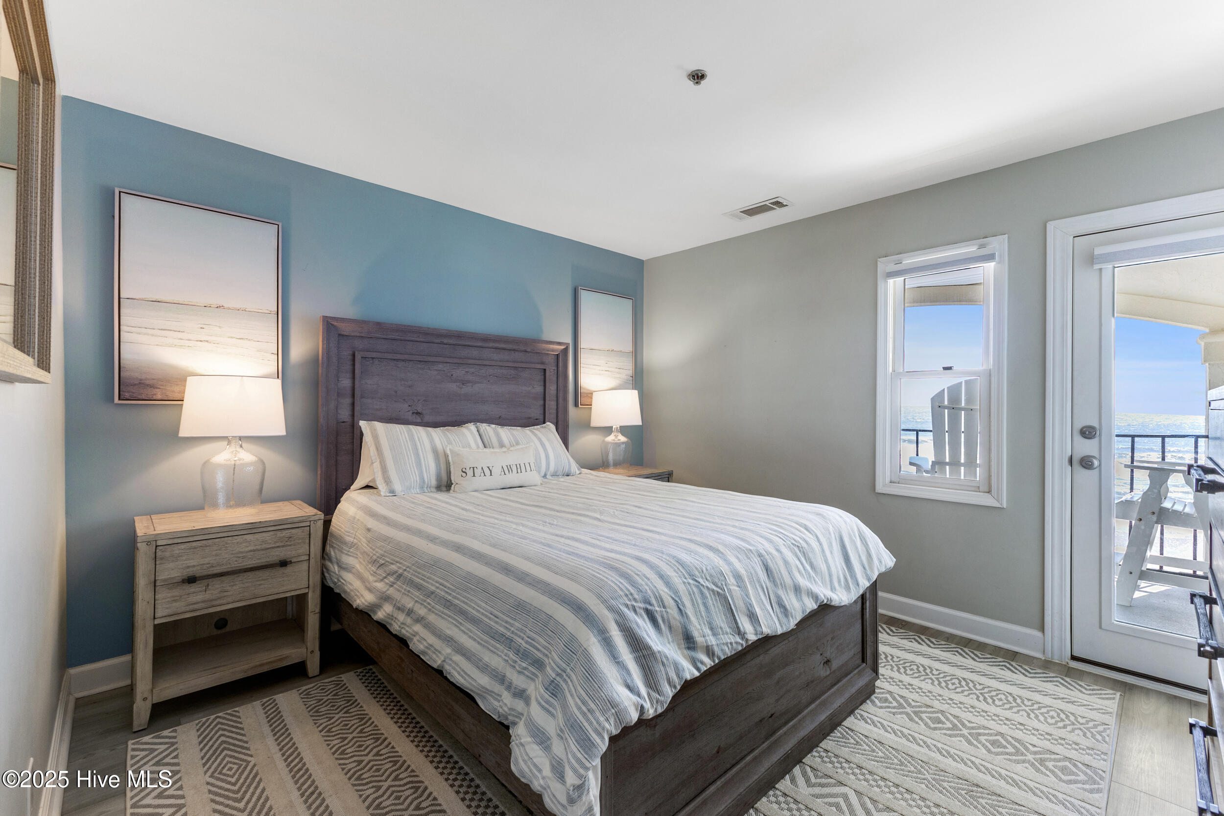 100536018 | Photo 17