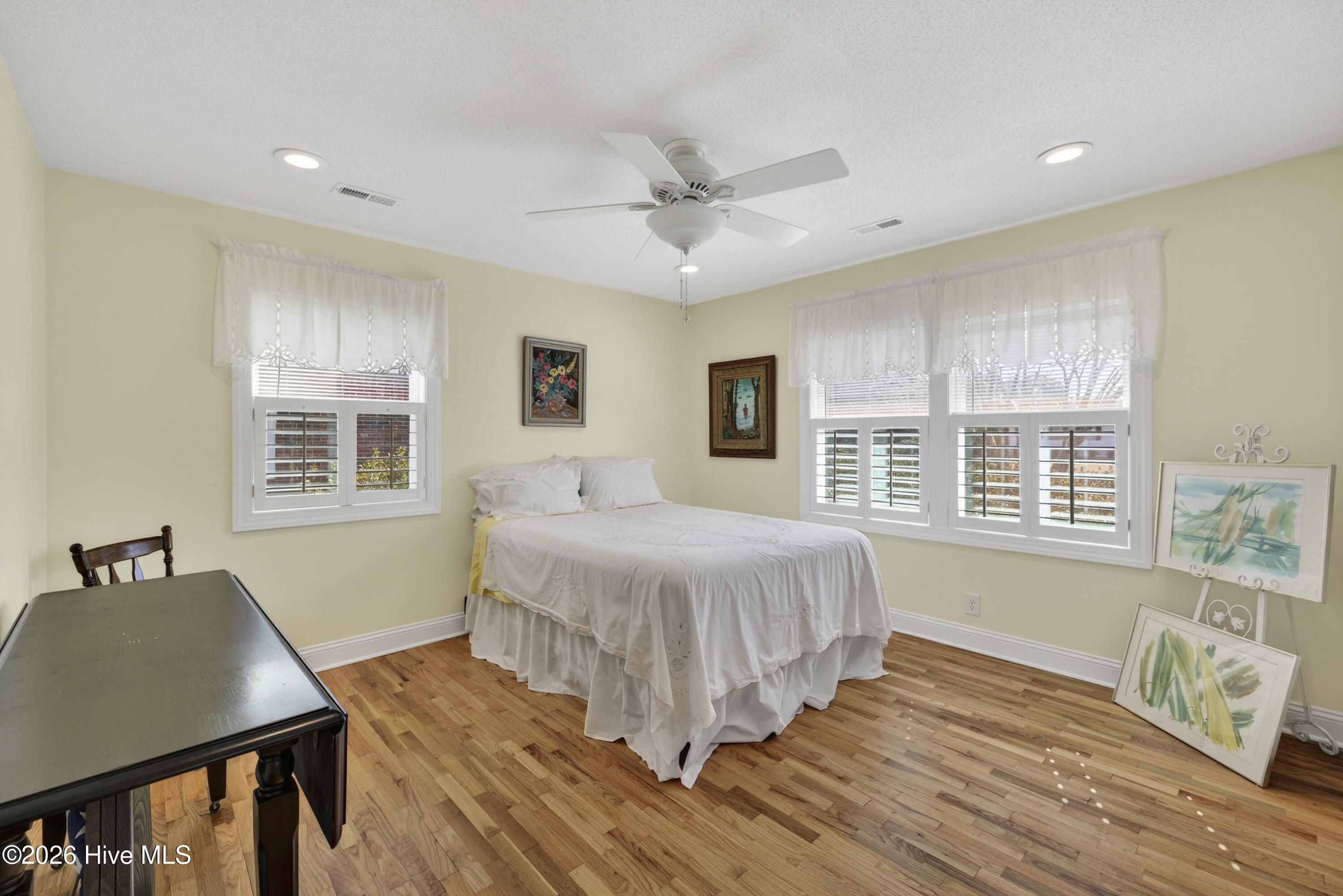 100559114 | Photo 33