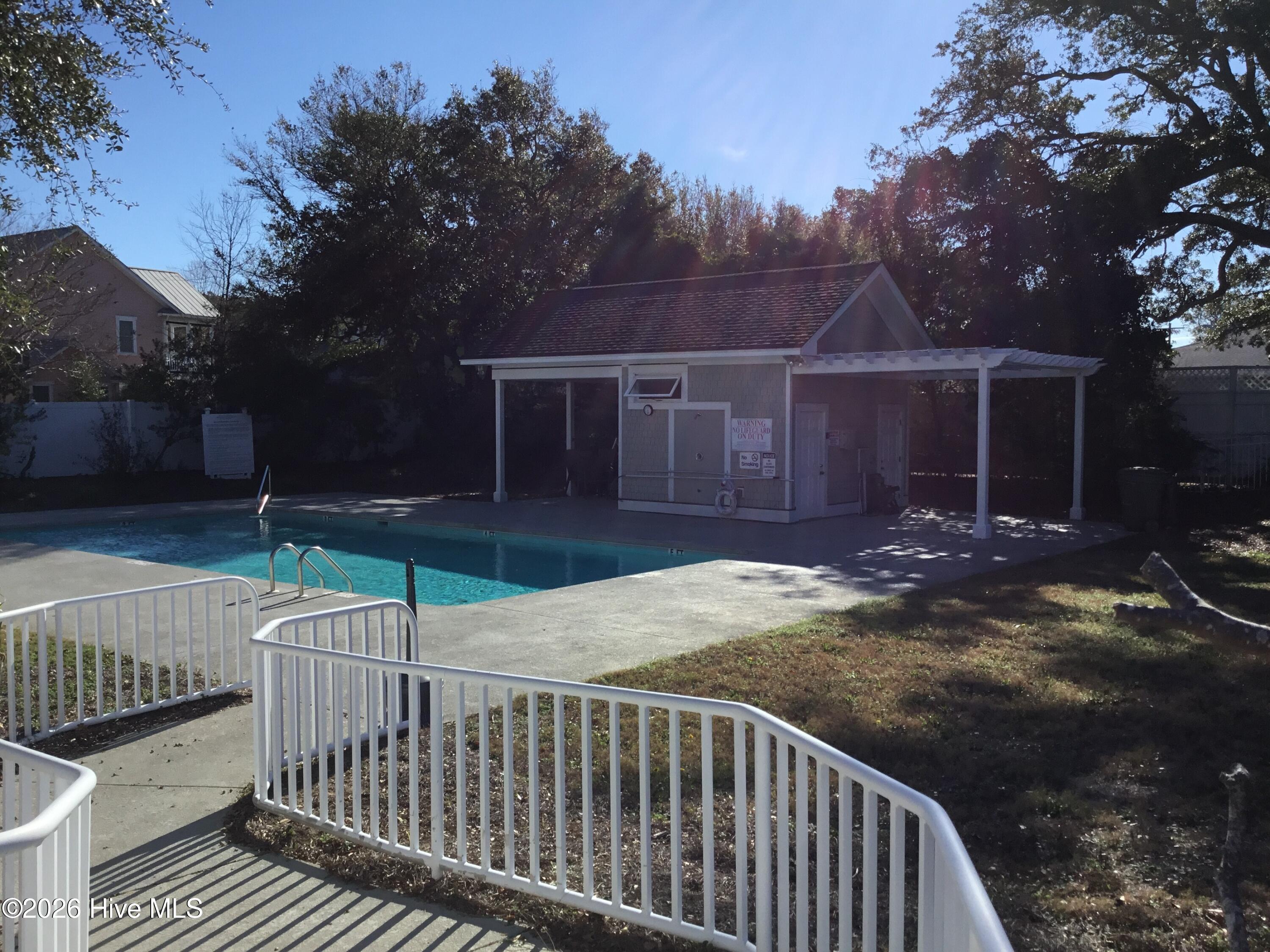 100568898 | Photo 16