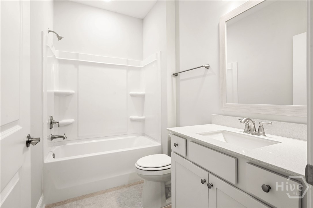 Pictures, photographs, colors, features, and sizes are for illustration purposes only and will vary from the homes as built.