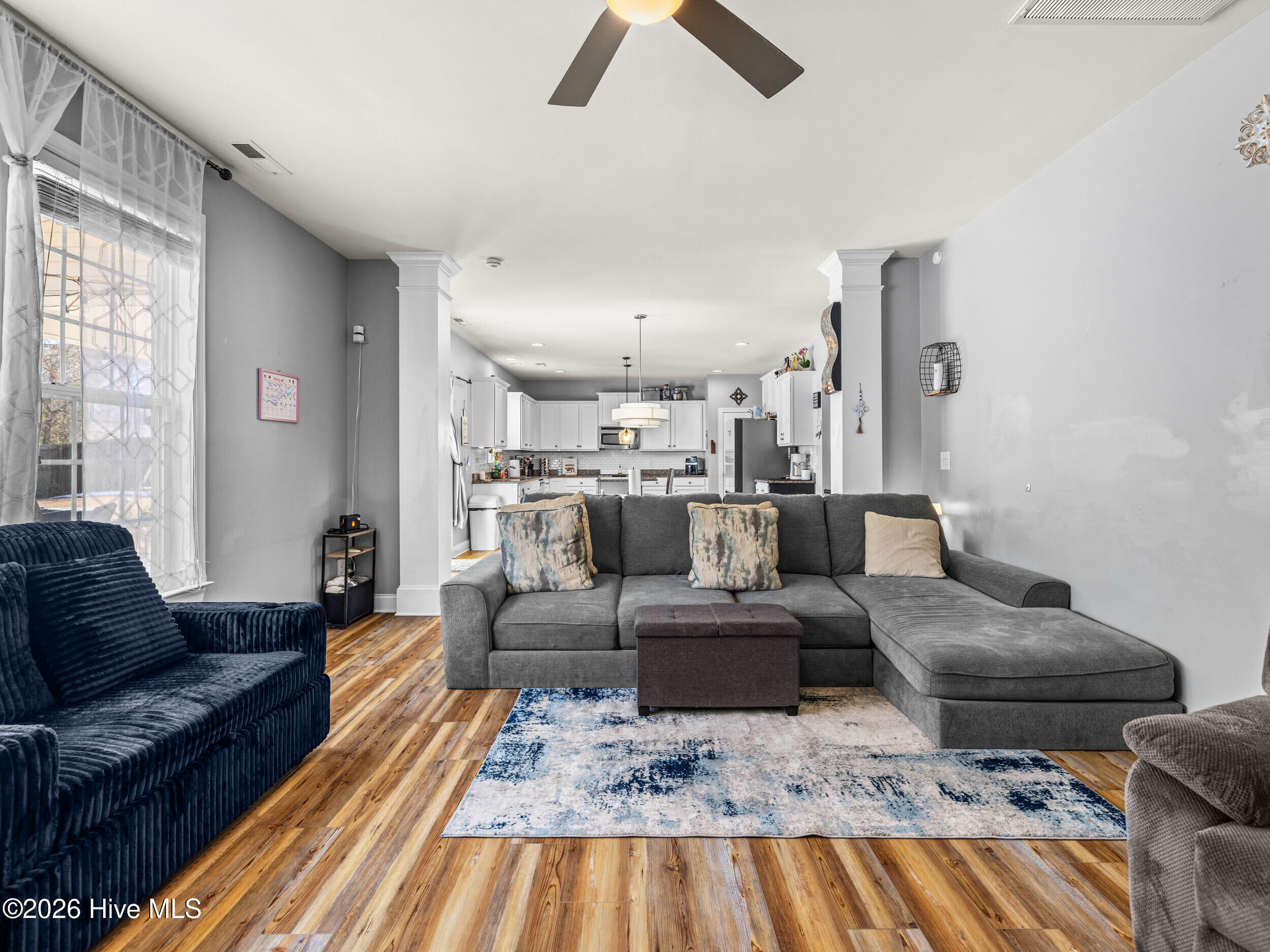 100554217 | Photo 34