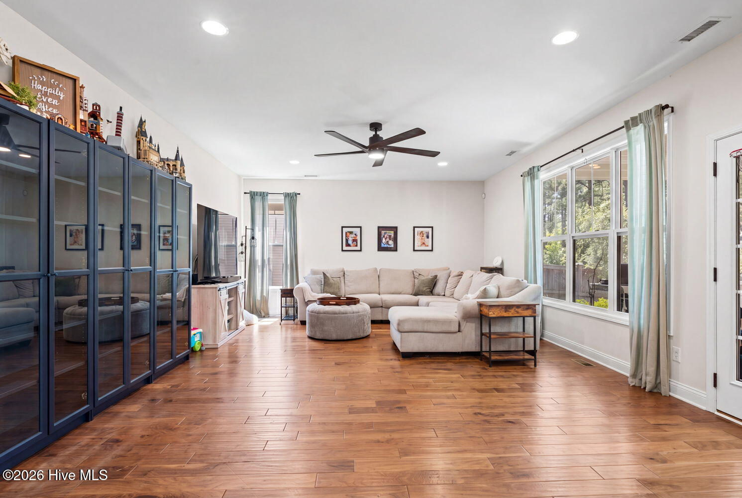 100566892 | Photo 17