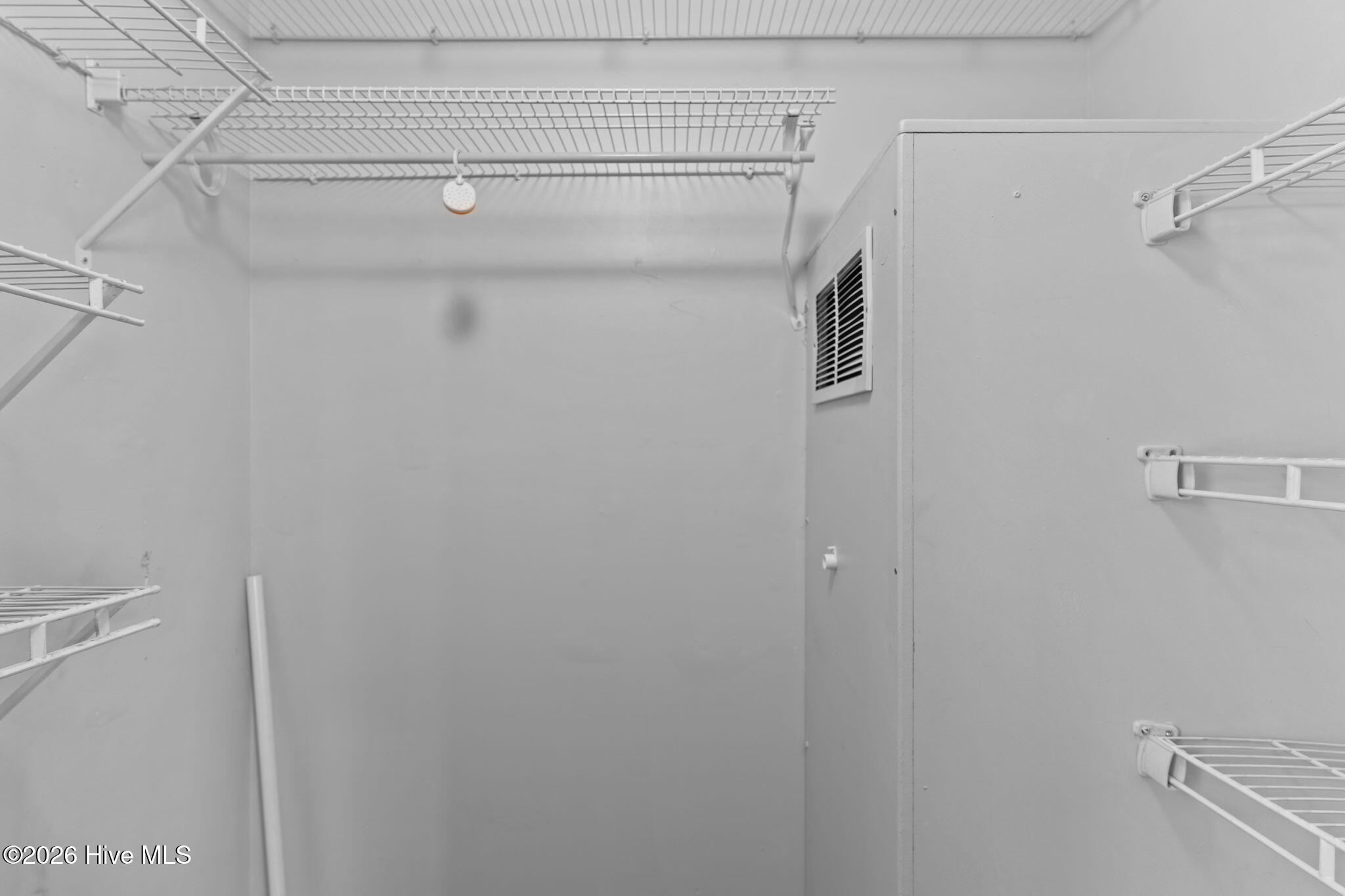 100552735 | Photo 32