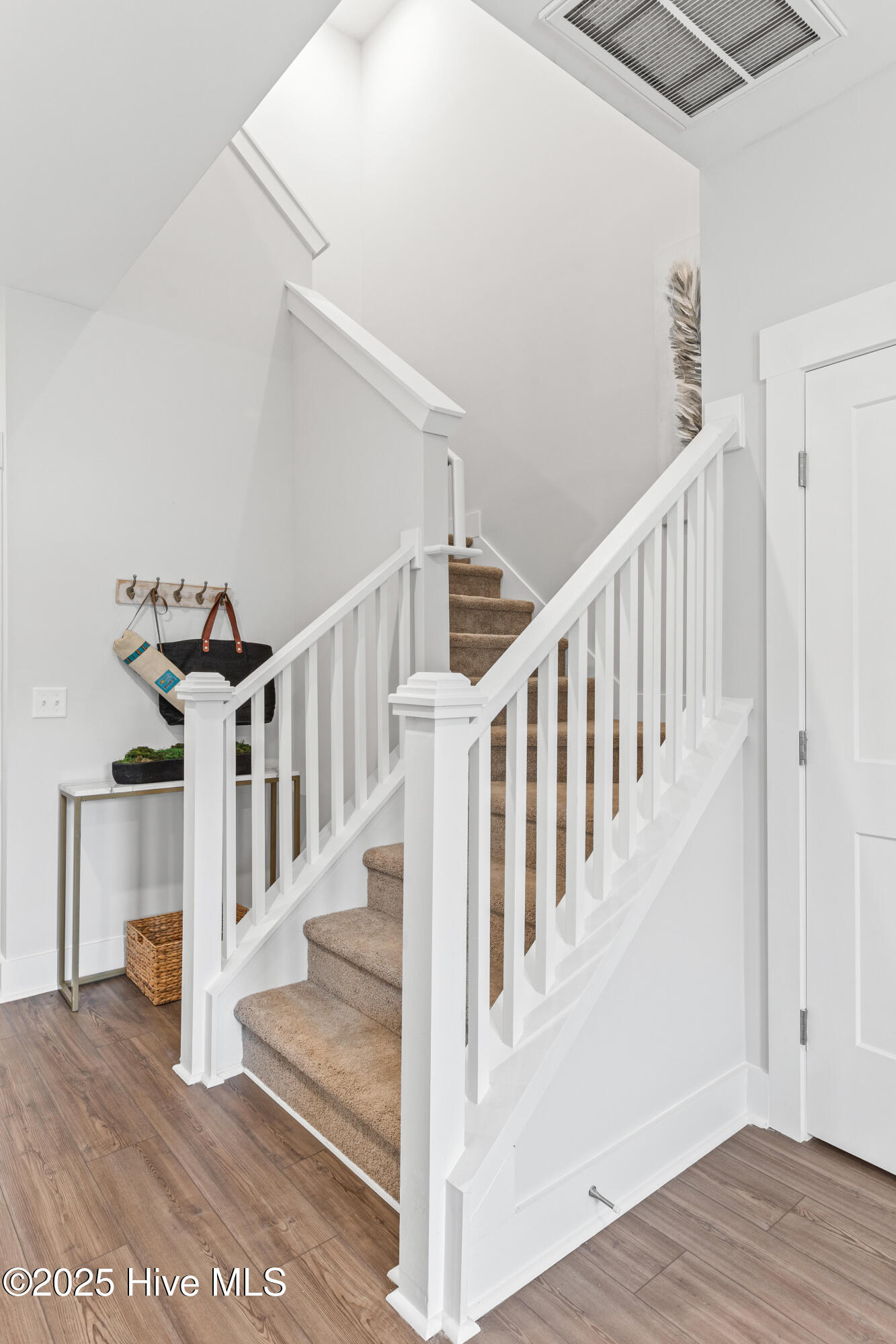 100526530 | Photo 18