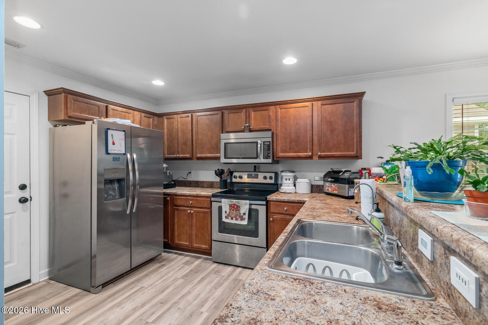 100562392 | Photo 17