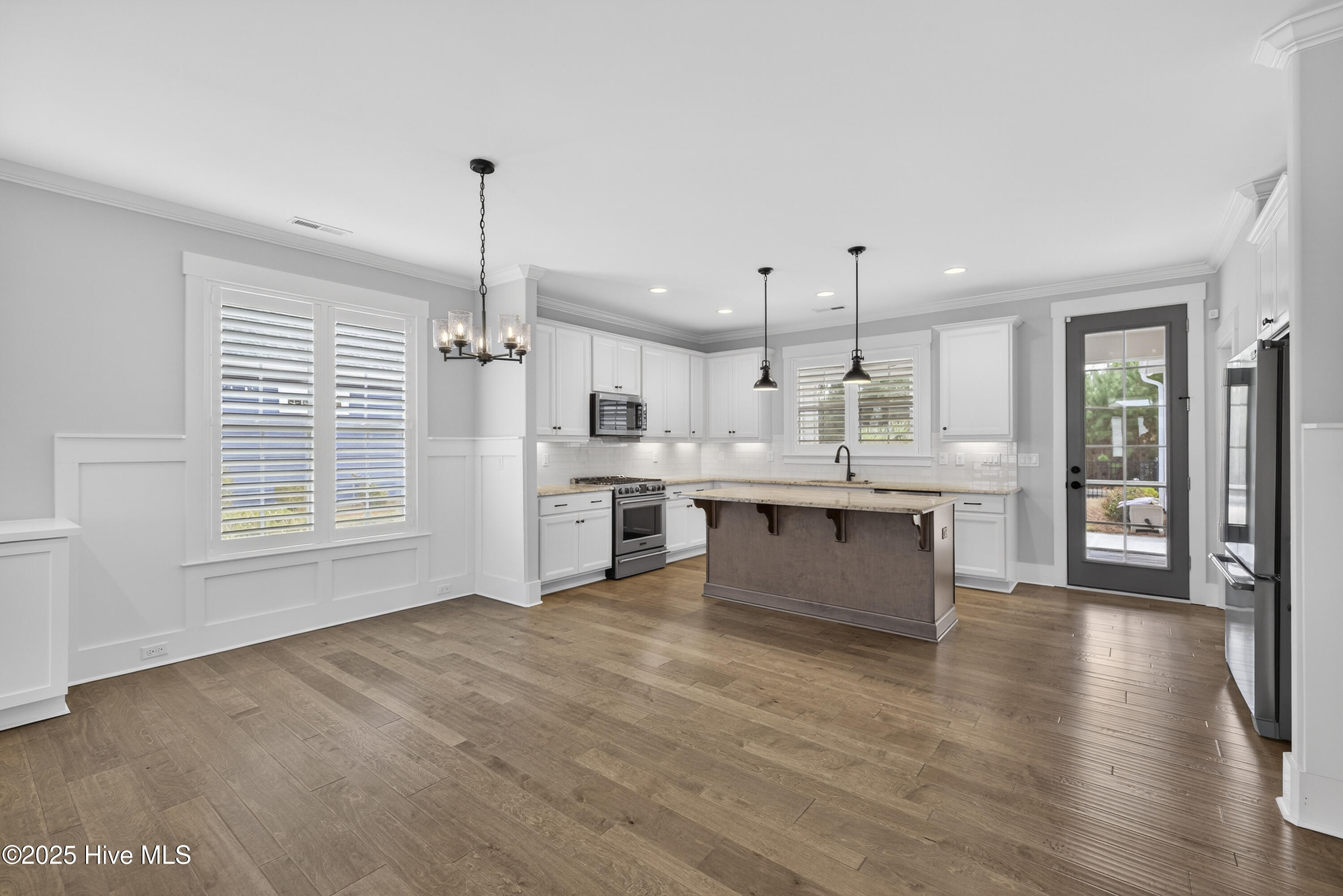 100547164 | Photo 15