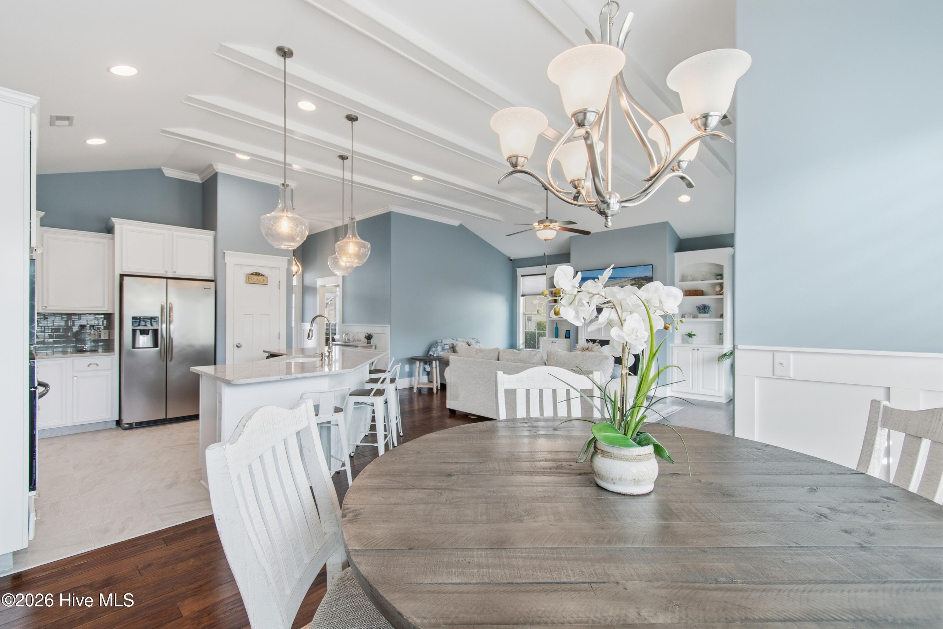 100547463 | Photo 25