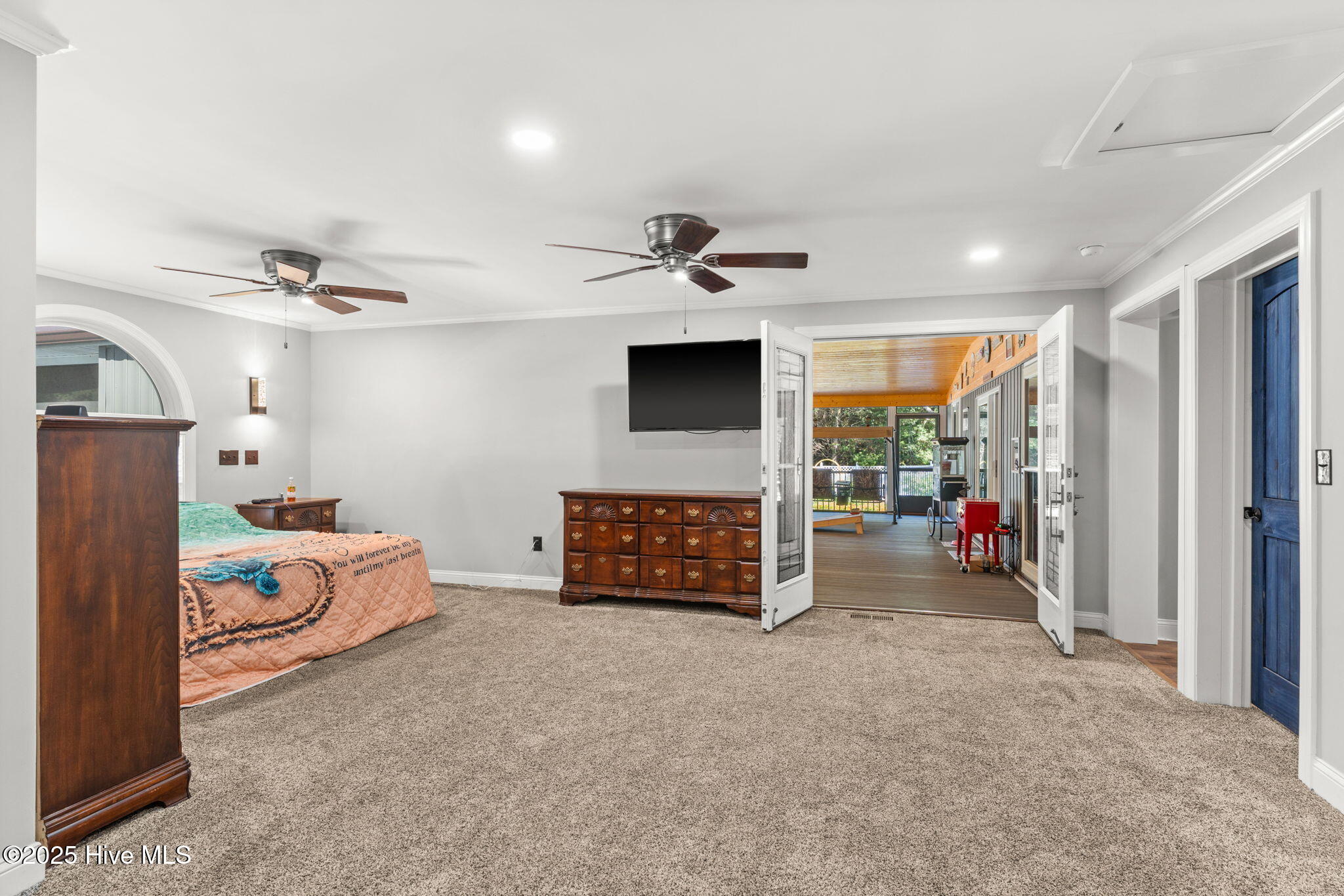 100532897 | Photo 40