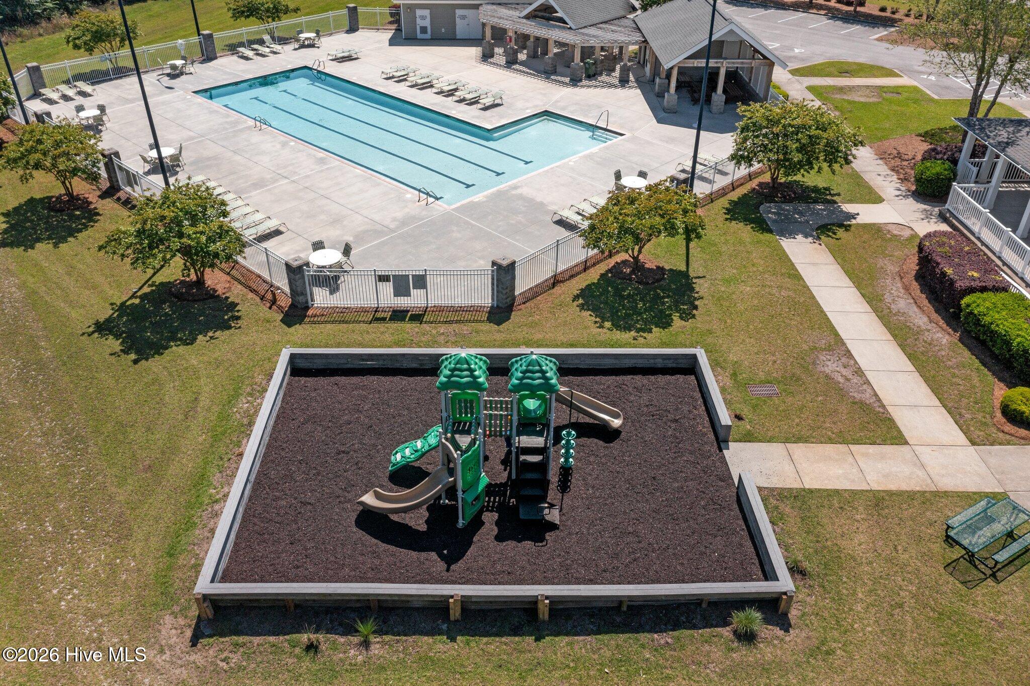 100556667 | Photo 64