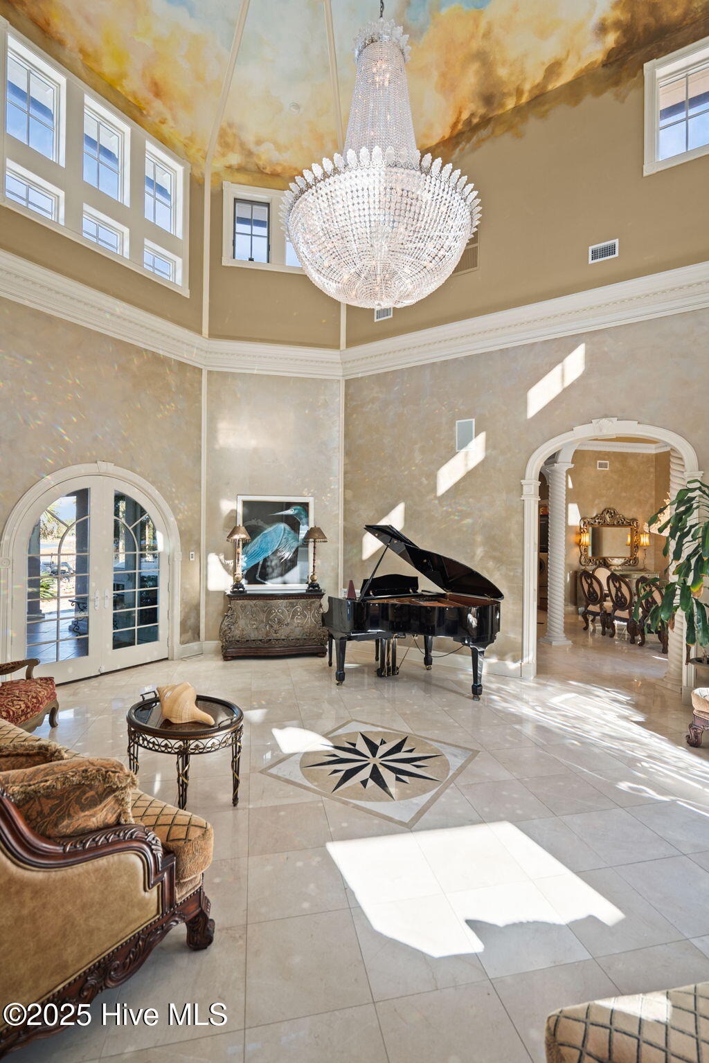 100547936 | Photo 14