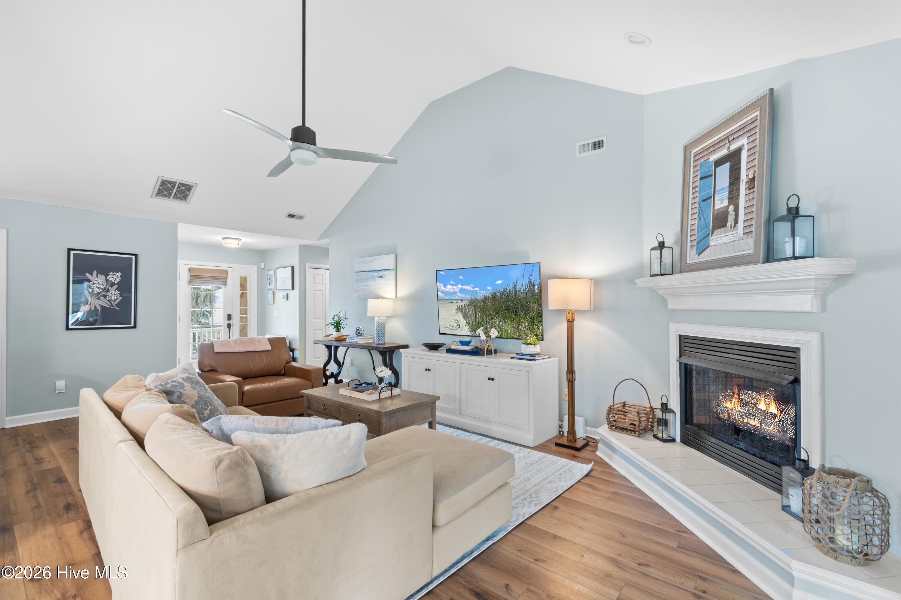 100558104 | Photo 23