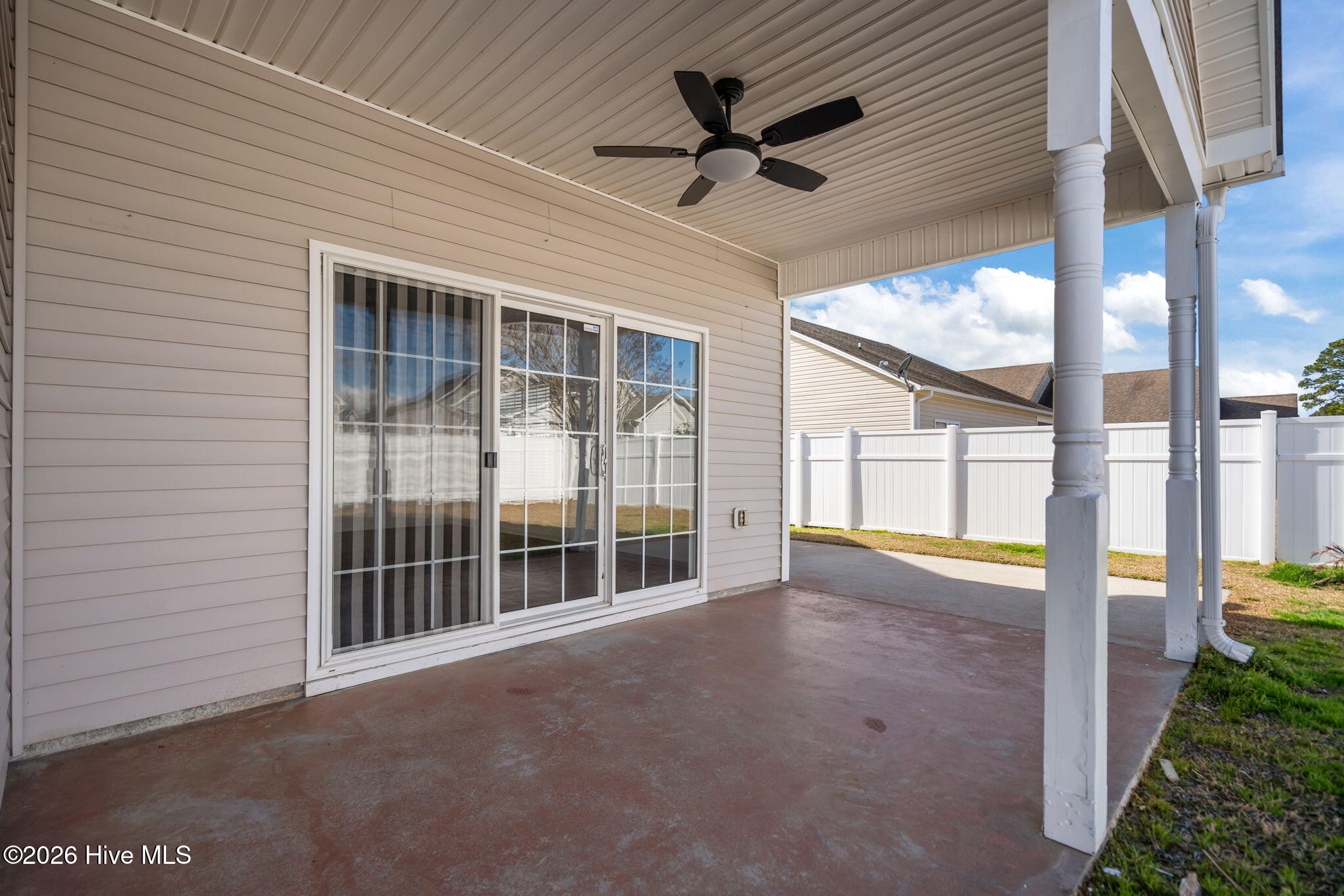 100549107 | Photo 44