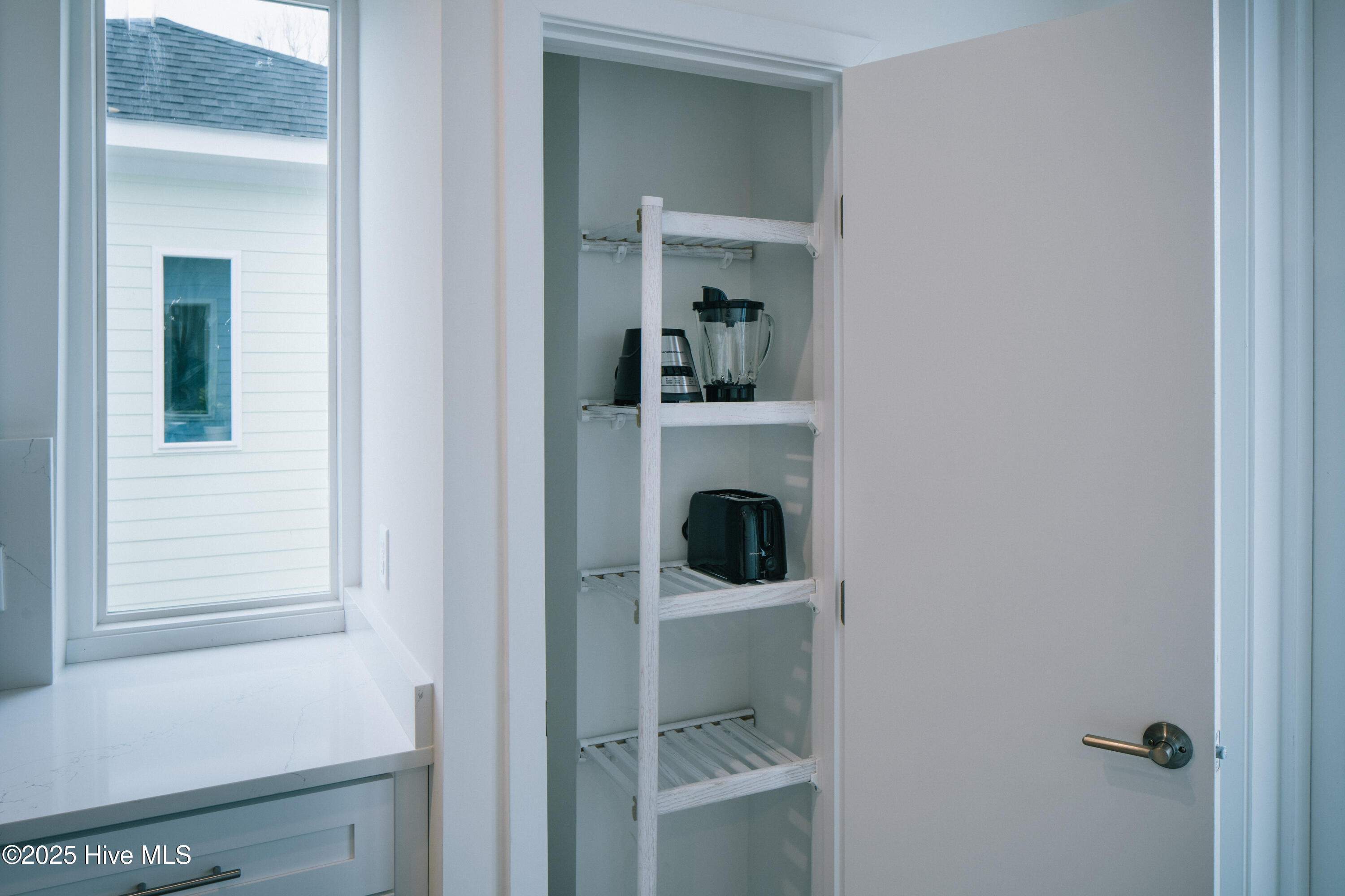 100541058 | Photo 21