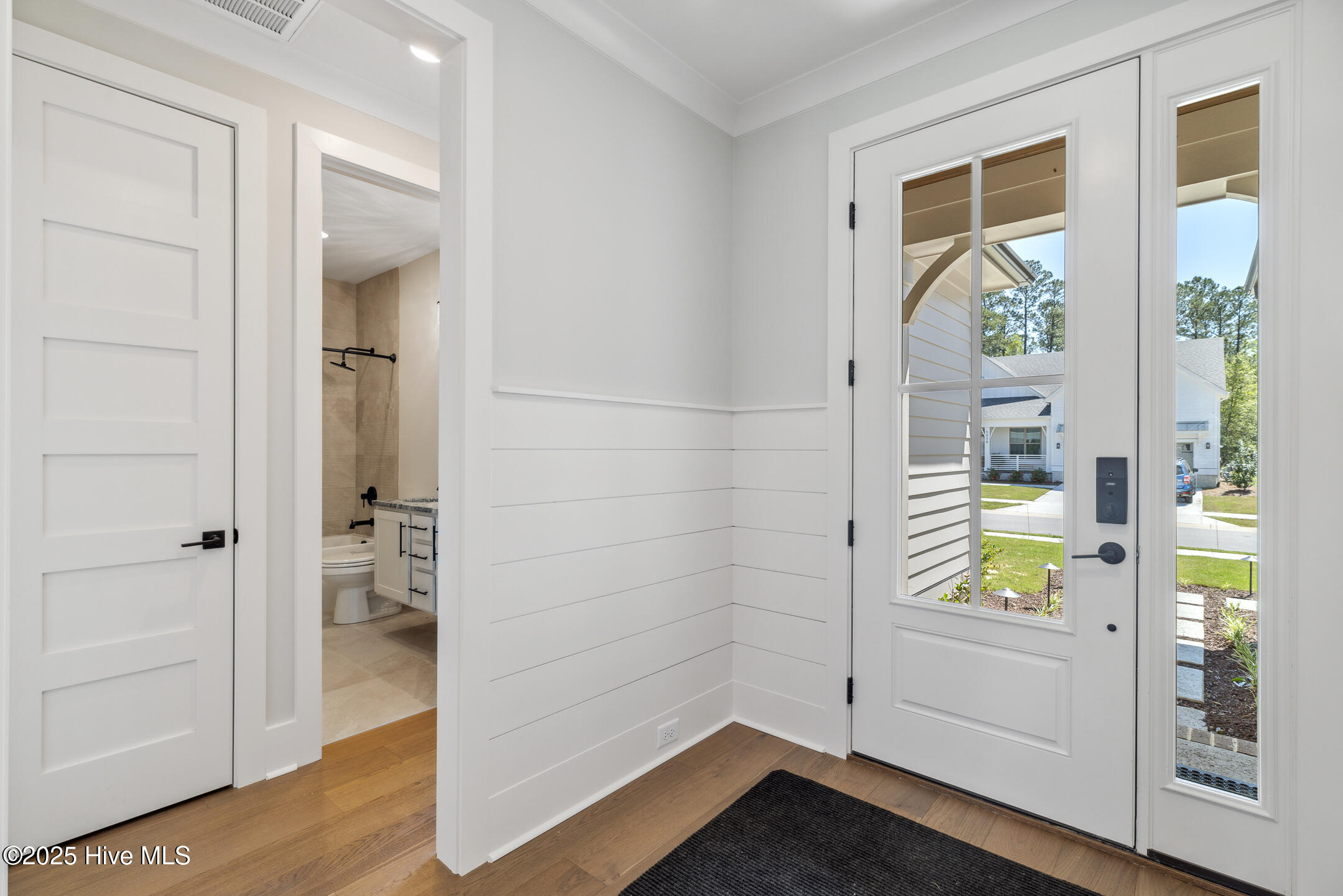 100461244 | Photo 62