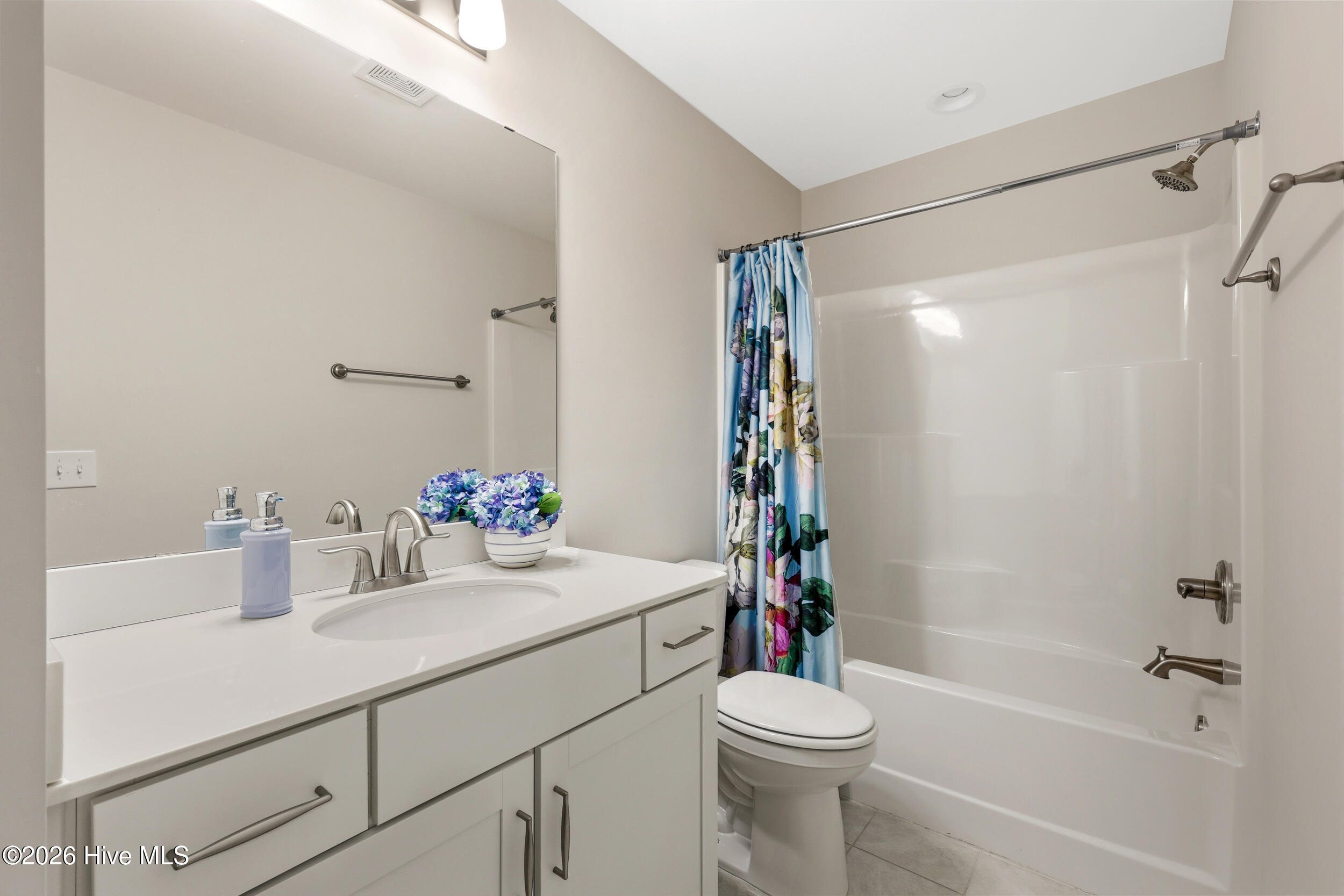 100570535 | Photo 30