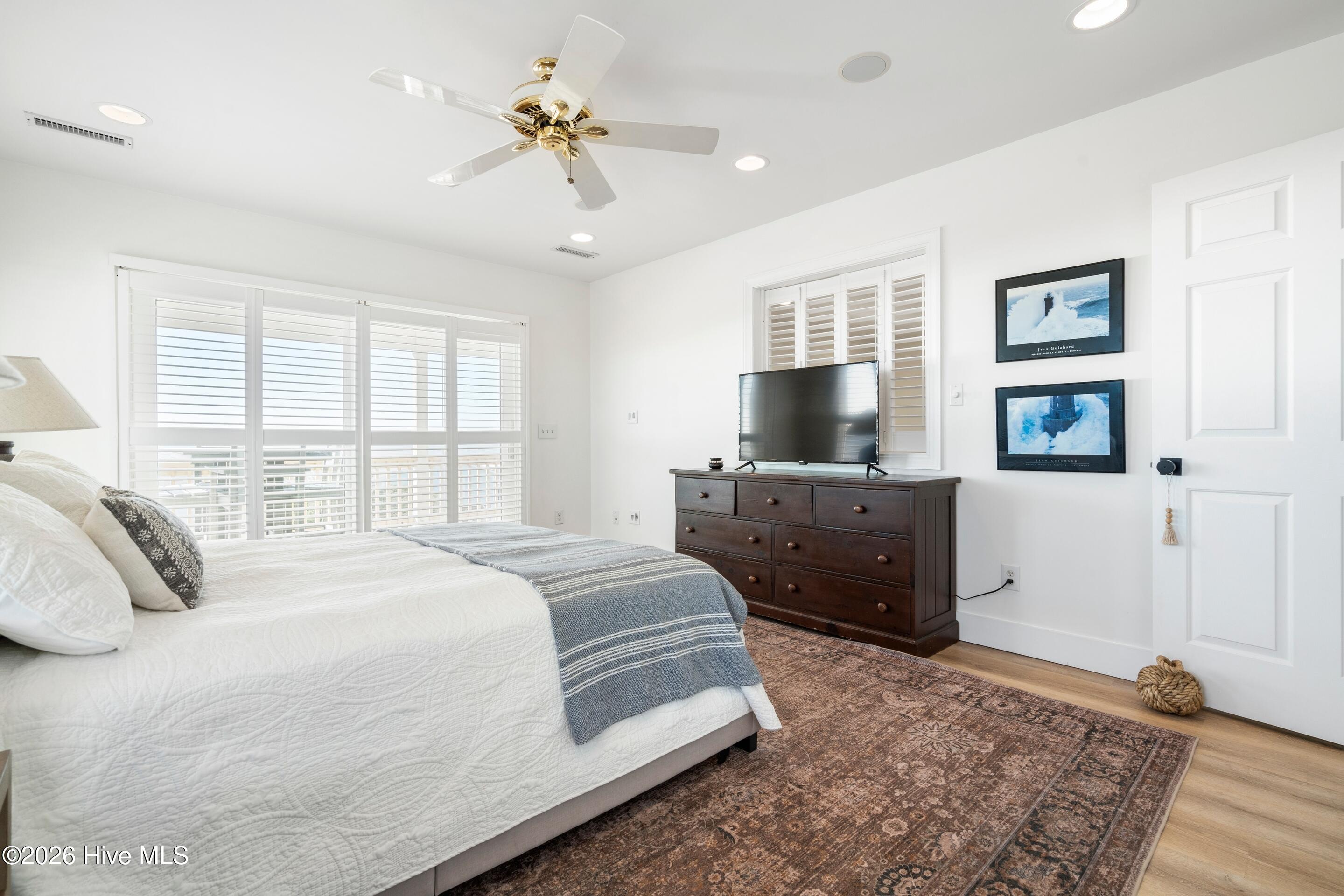 100549309 | Photo 53