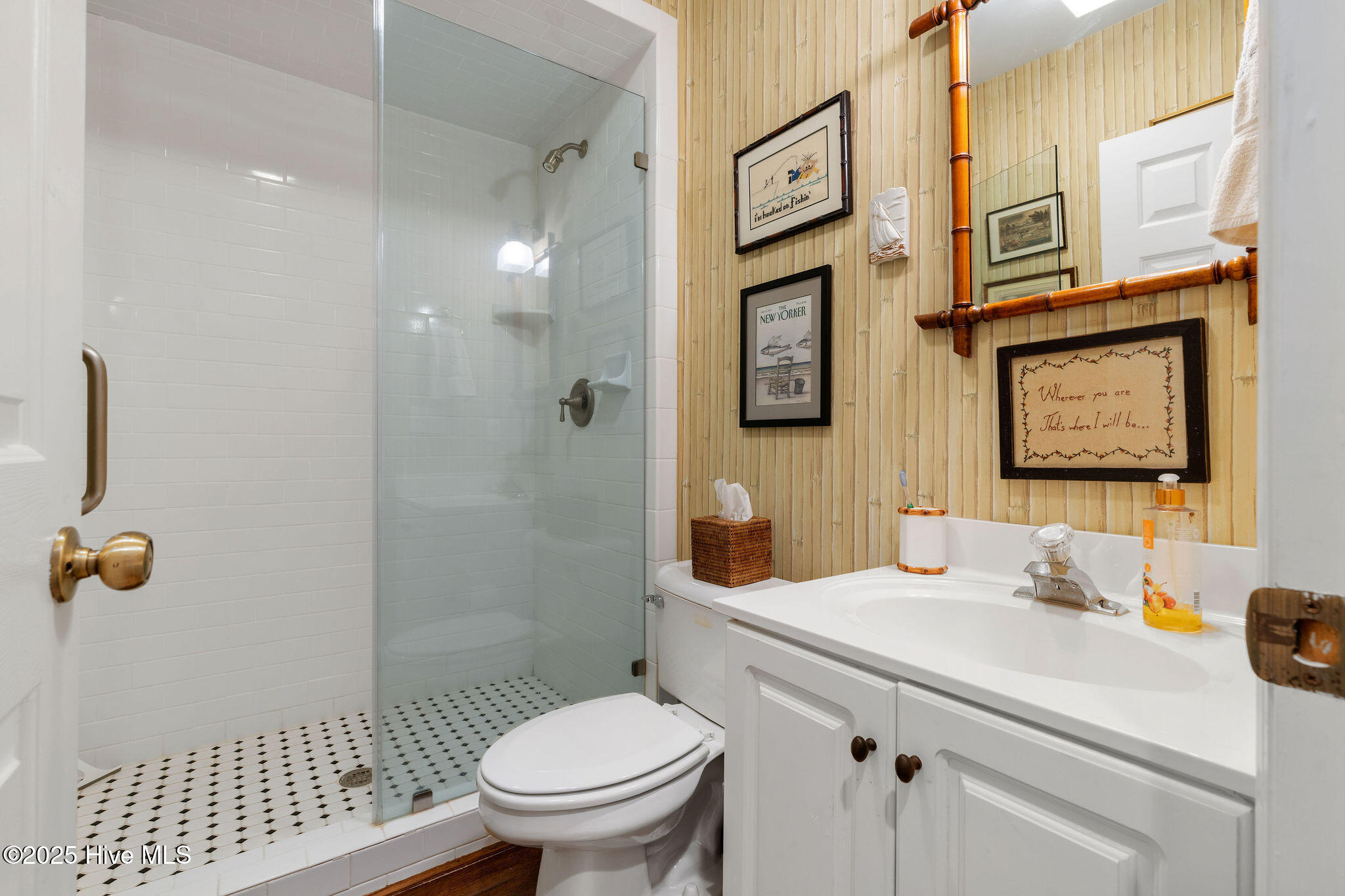 100510595 | Photo 30