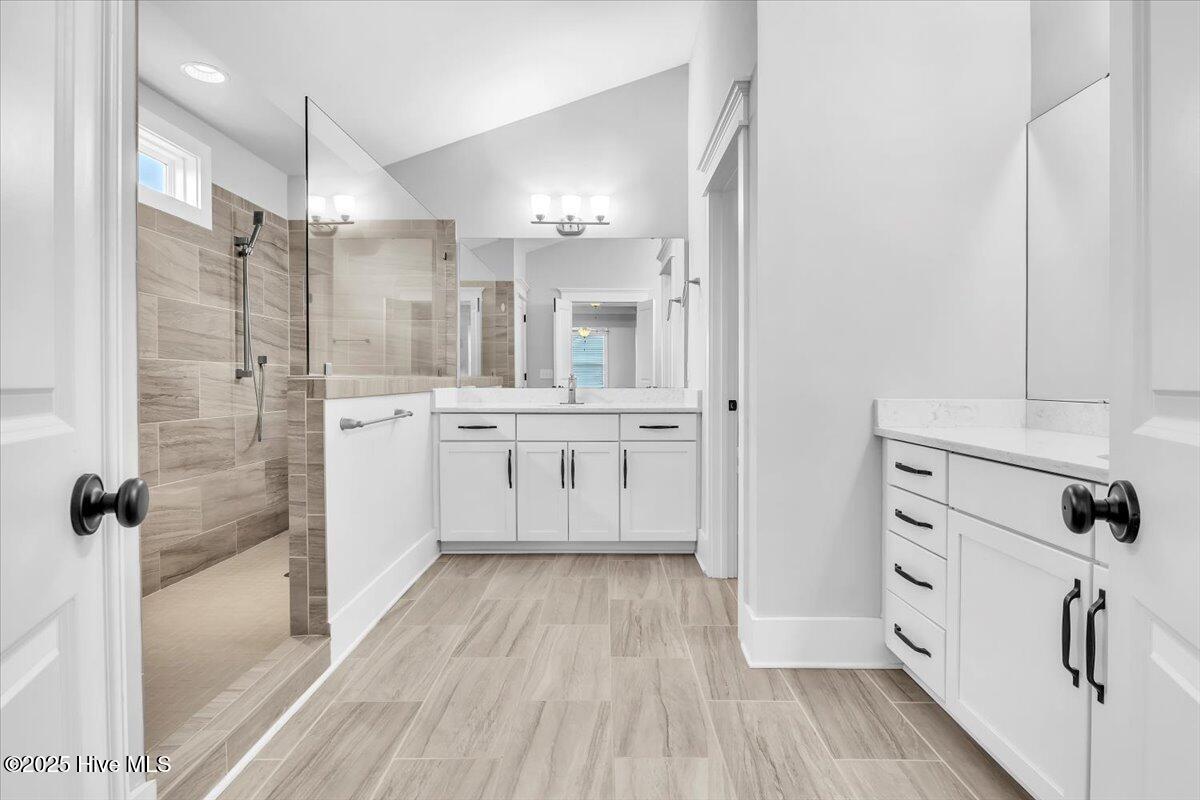 100523445 | Photo 39