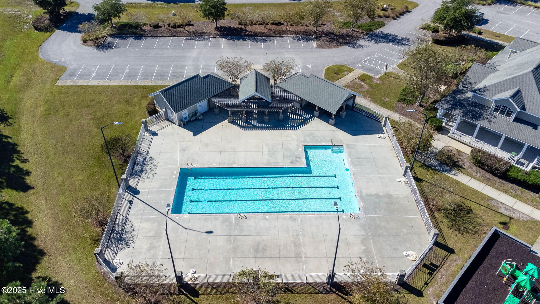 100536642 | Photo 47