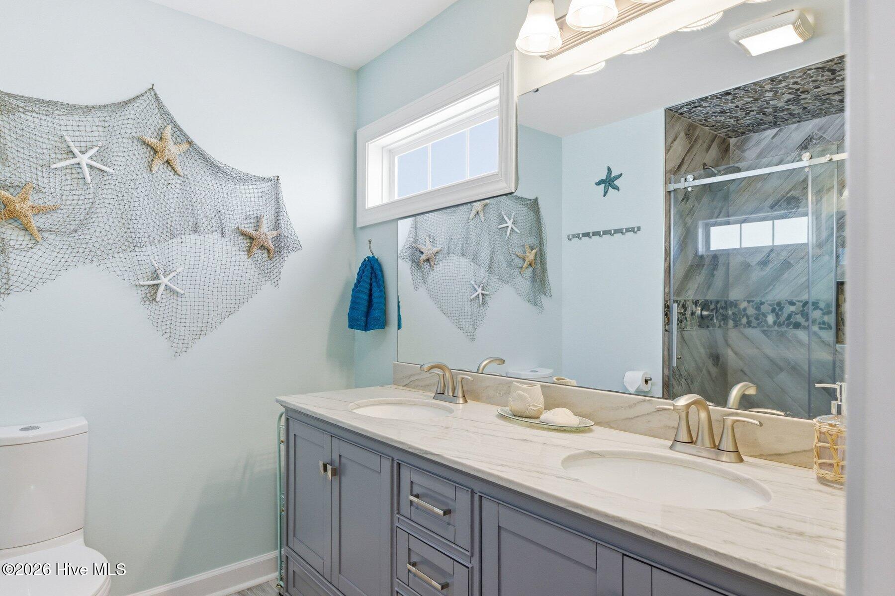 100570503 | Photo 32