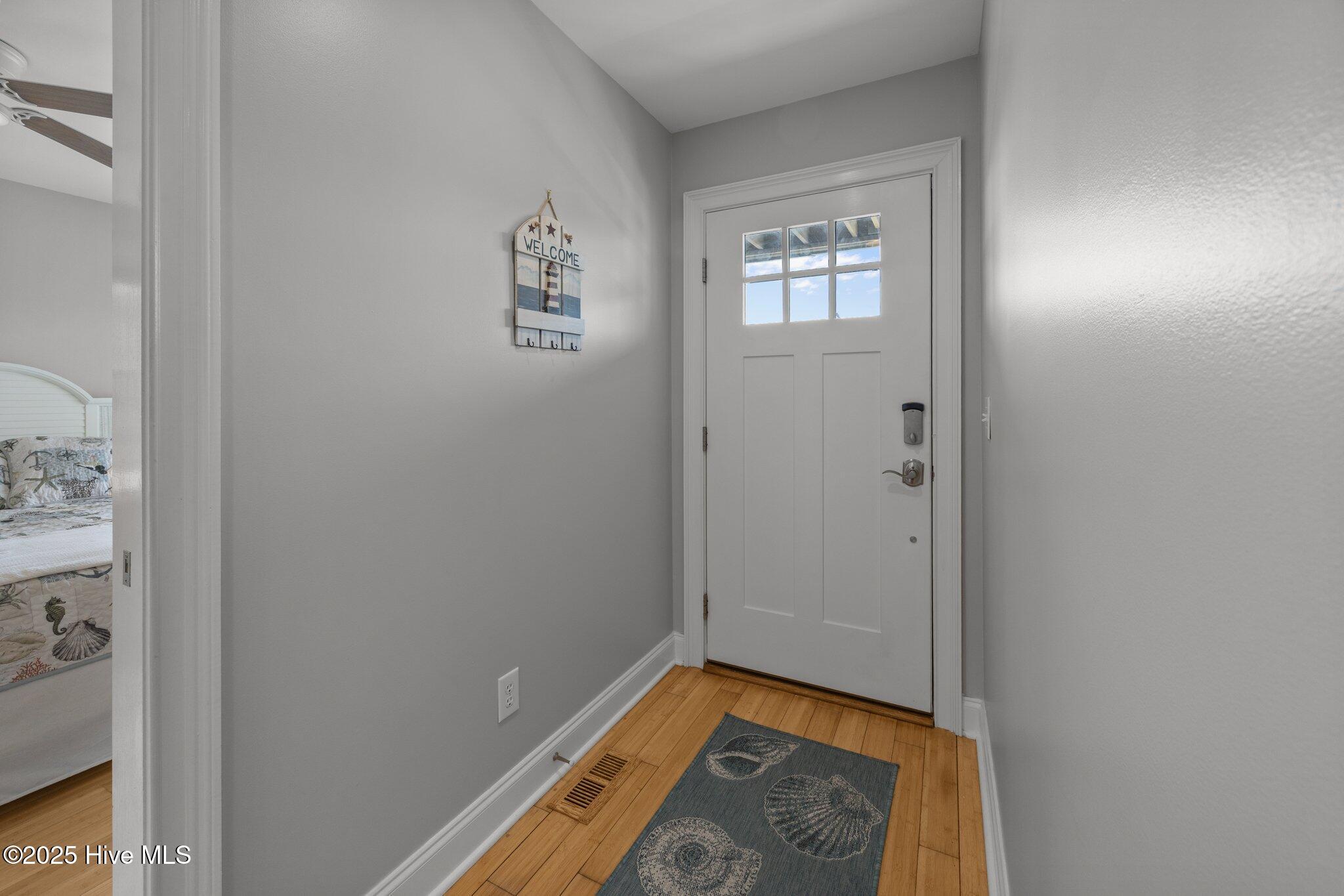 100506414 | Photo 13