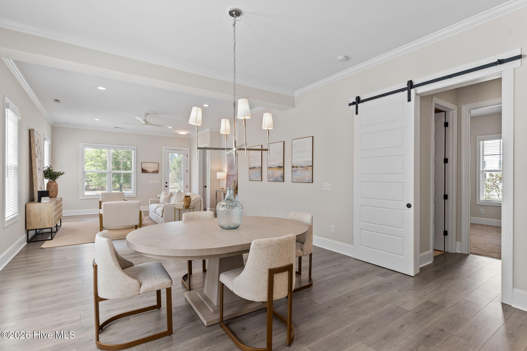 100568555 | Photo 16