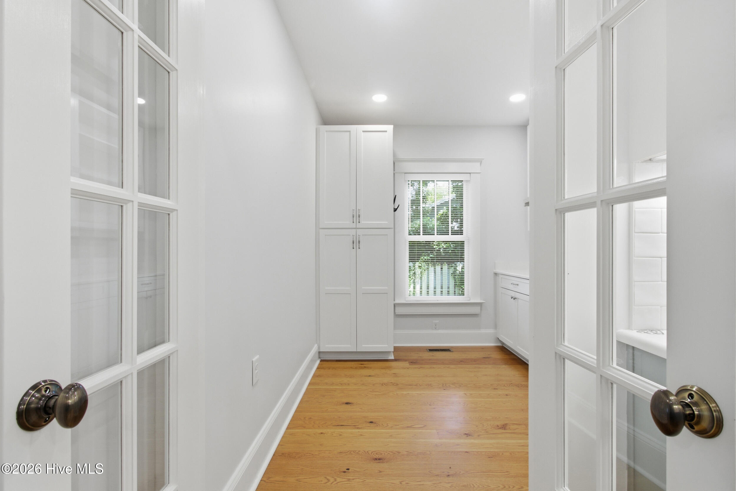 Exterior photo of 404 Avenue C, New Bern, NC 28560. MLS: 100567244
