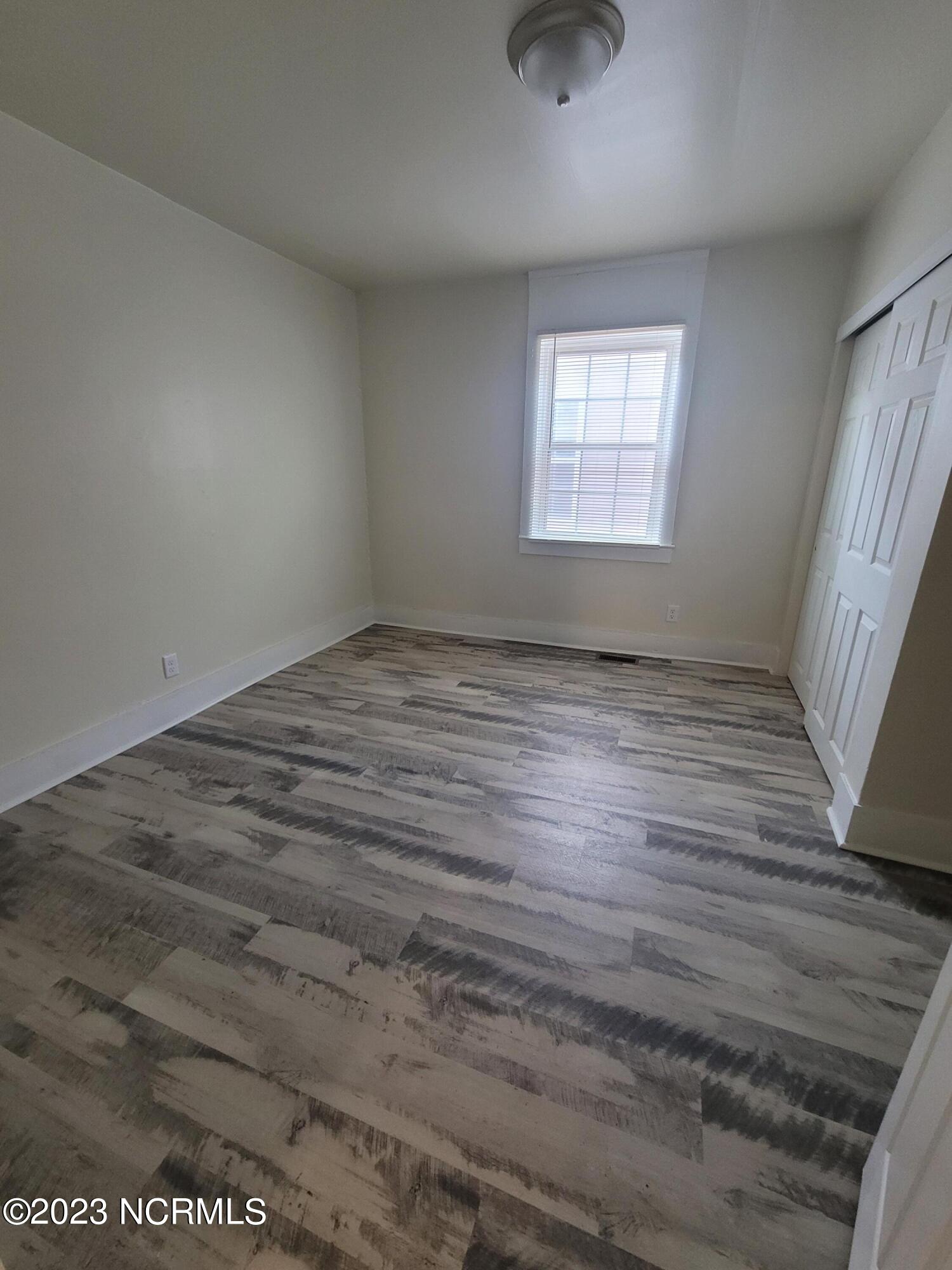 100566381 | Photo 10