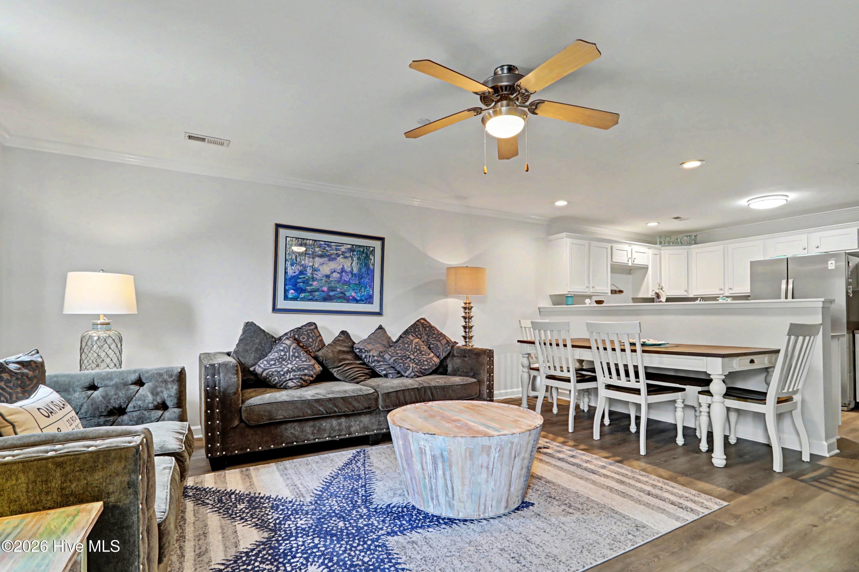 100561250 | Photo 20