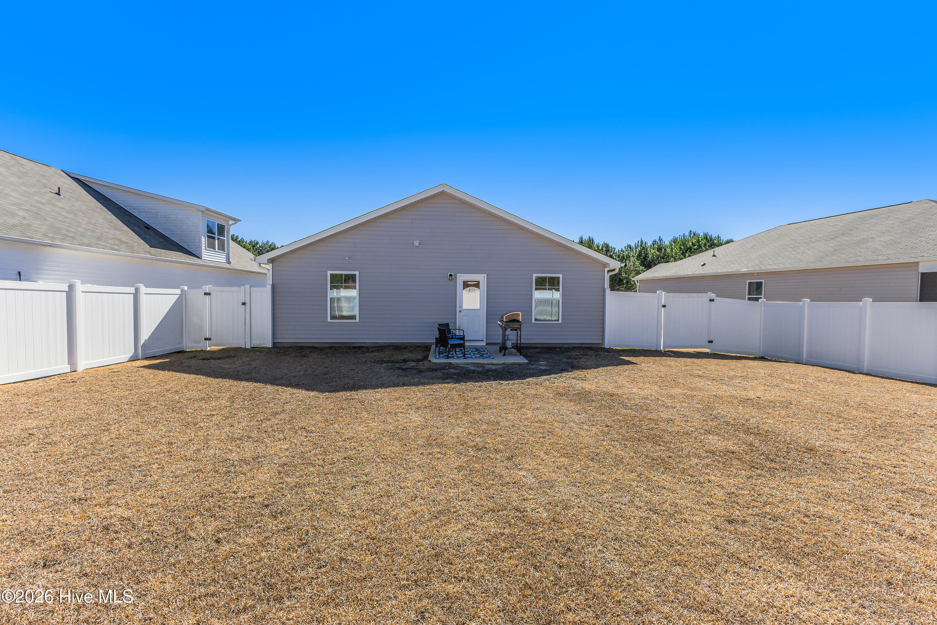 100553713 | Photo 33