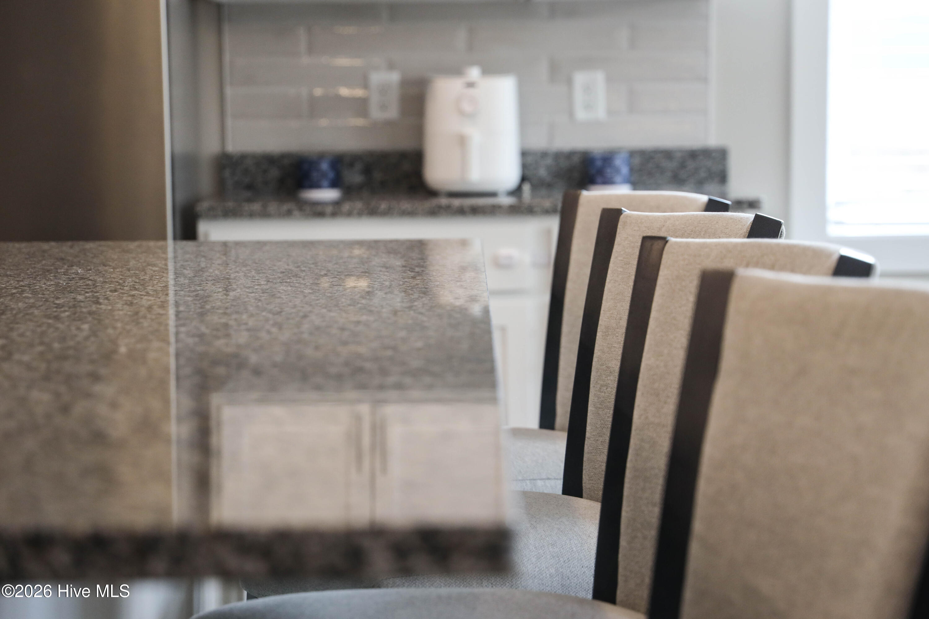 100560693 | Photo 16