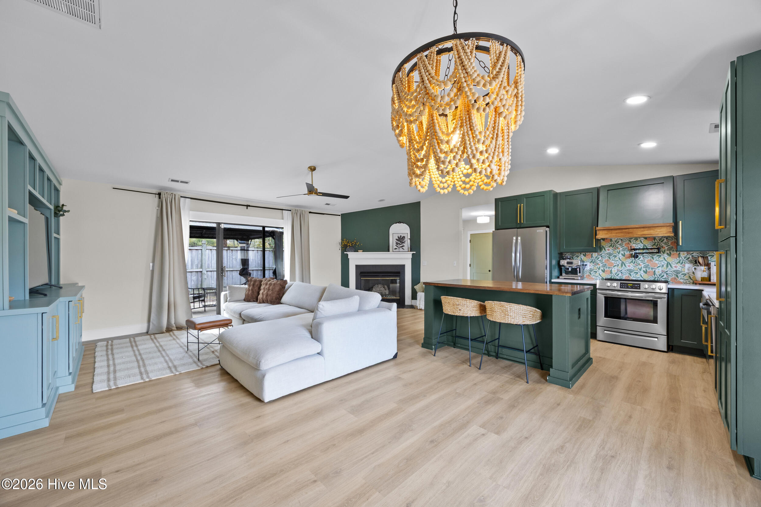 100558579 | Photo 11