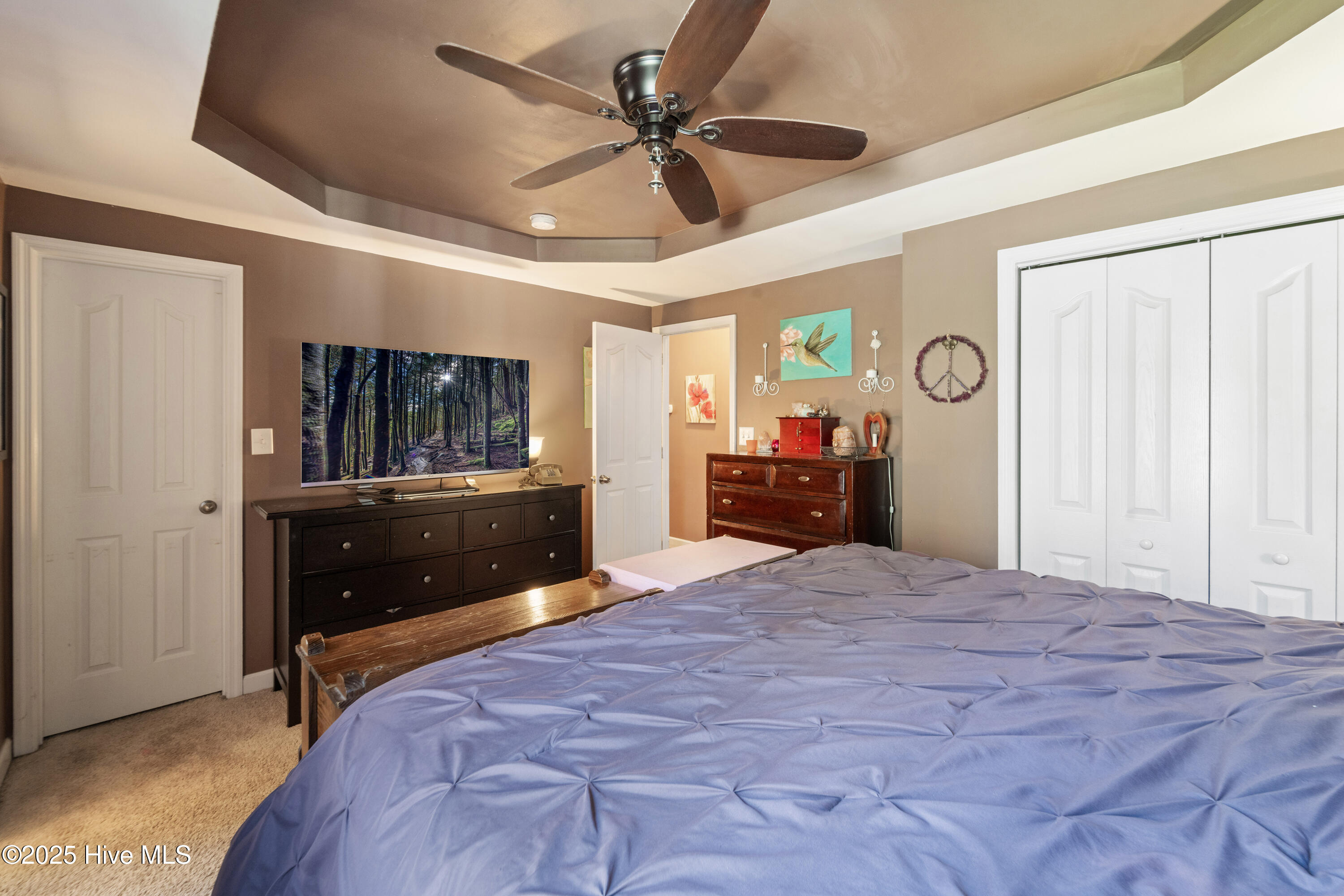 100542188 | Photo 24