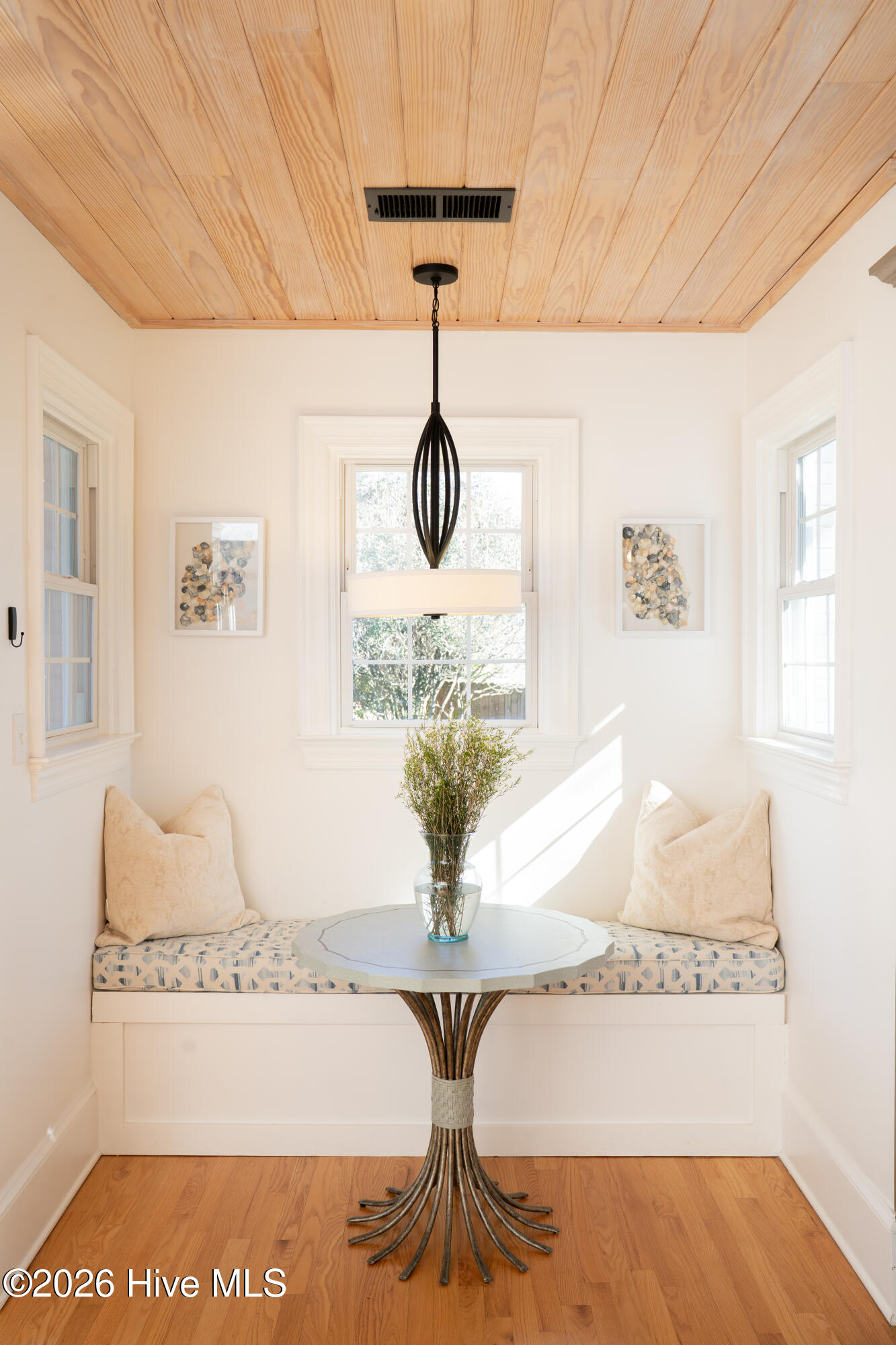 100558476 | Photo 29