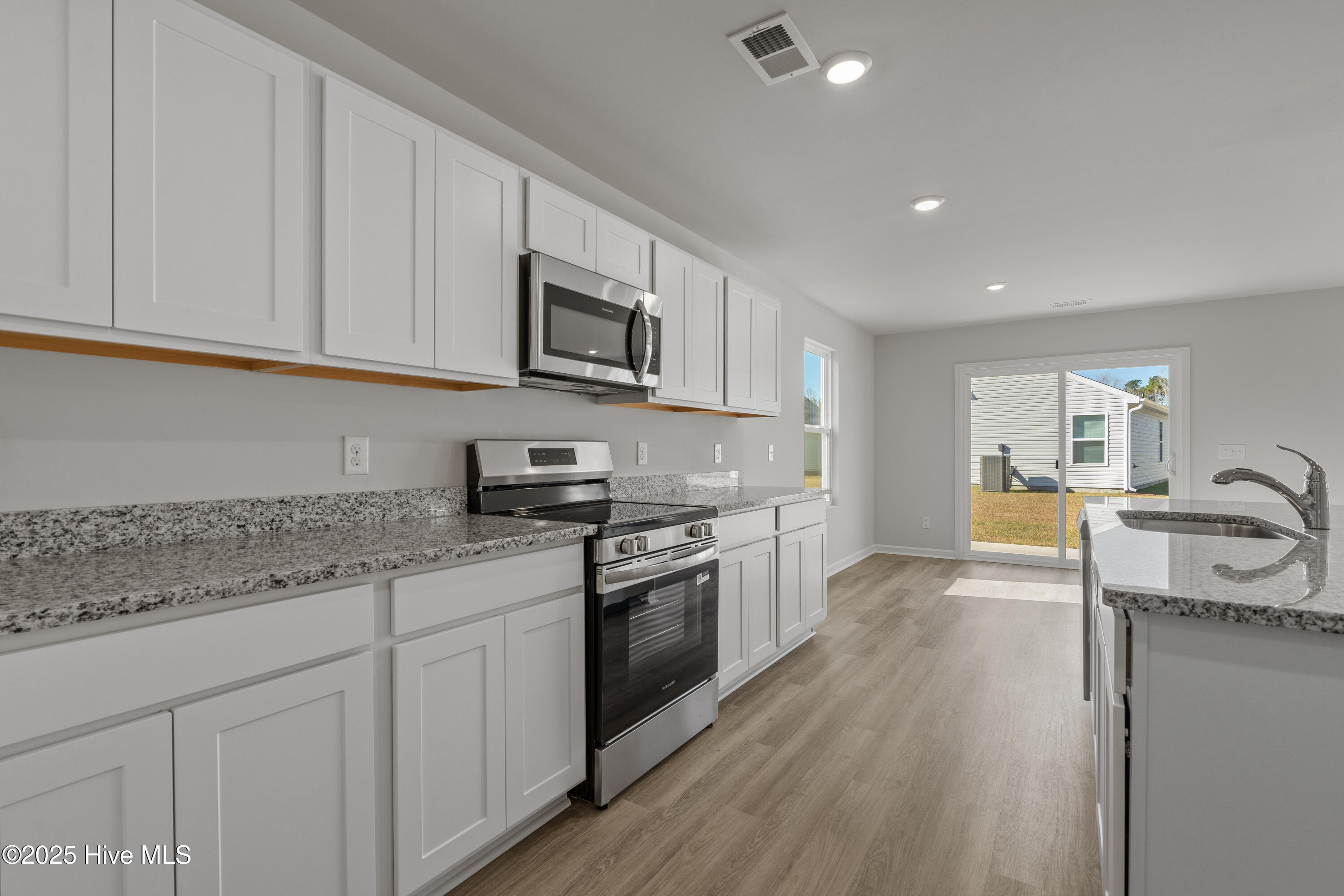 100528310 | Photo 20