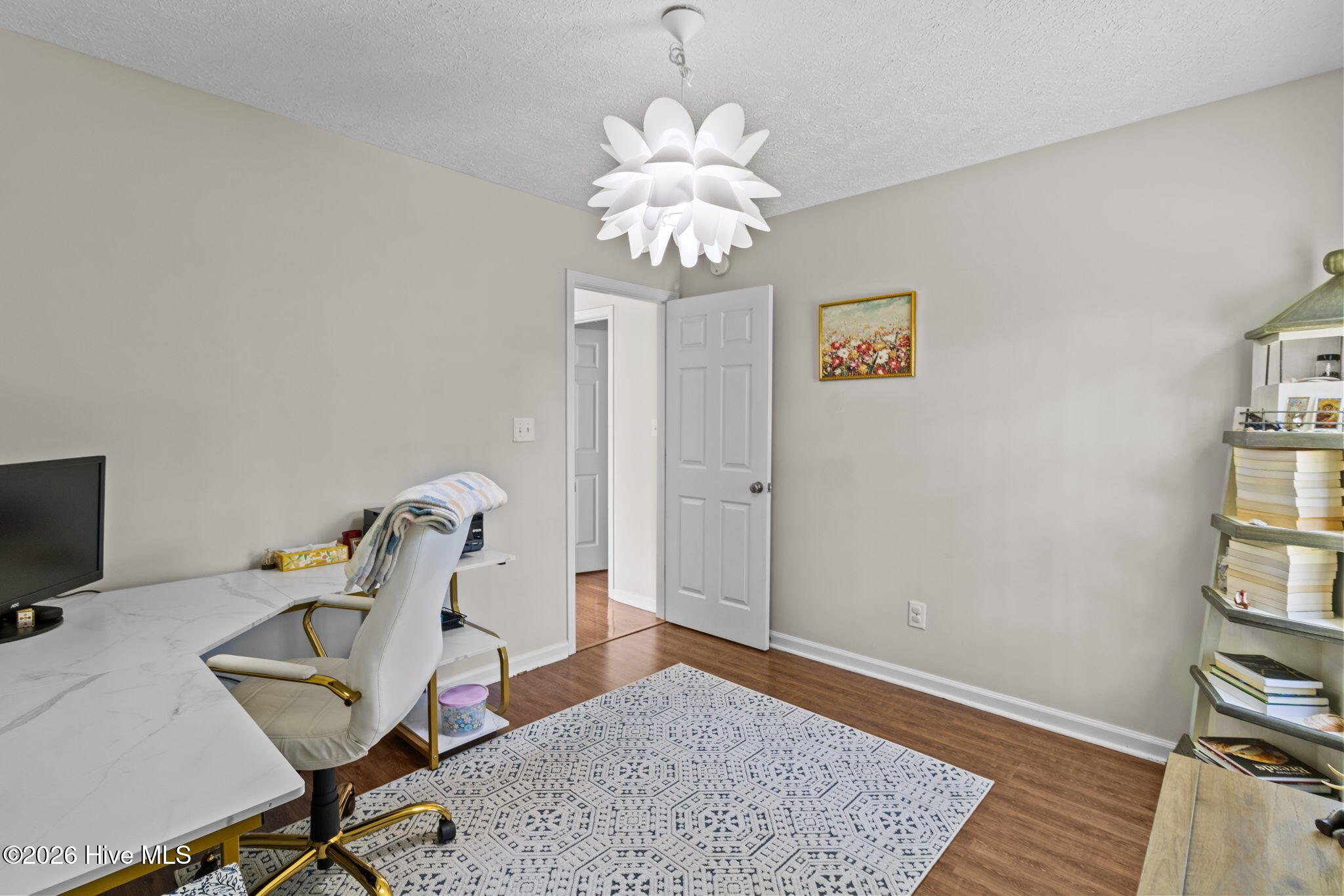 100561998 | Photo 31